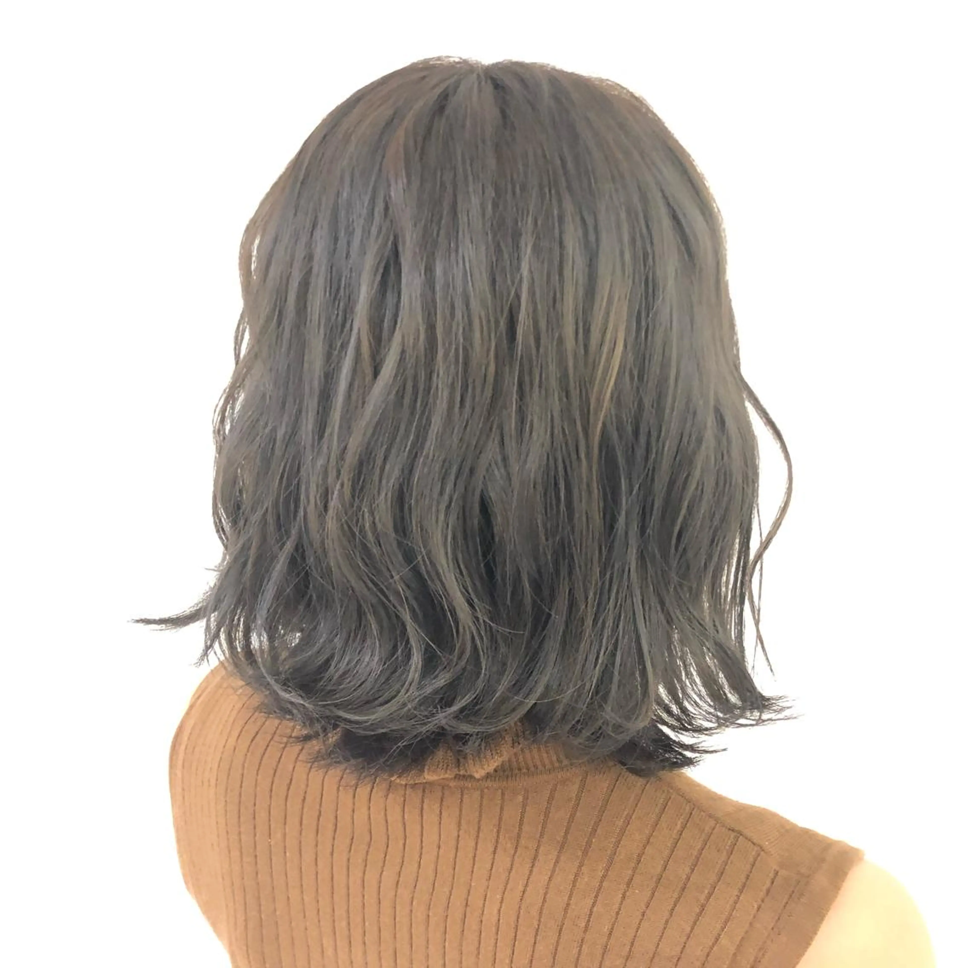 ミディアム カラー 松永 果菜のヘアスタイル
