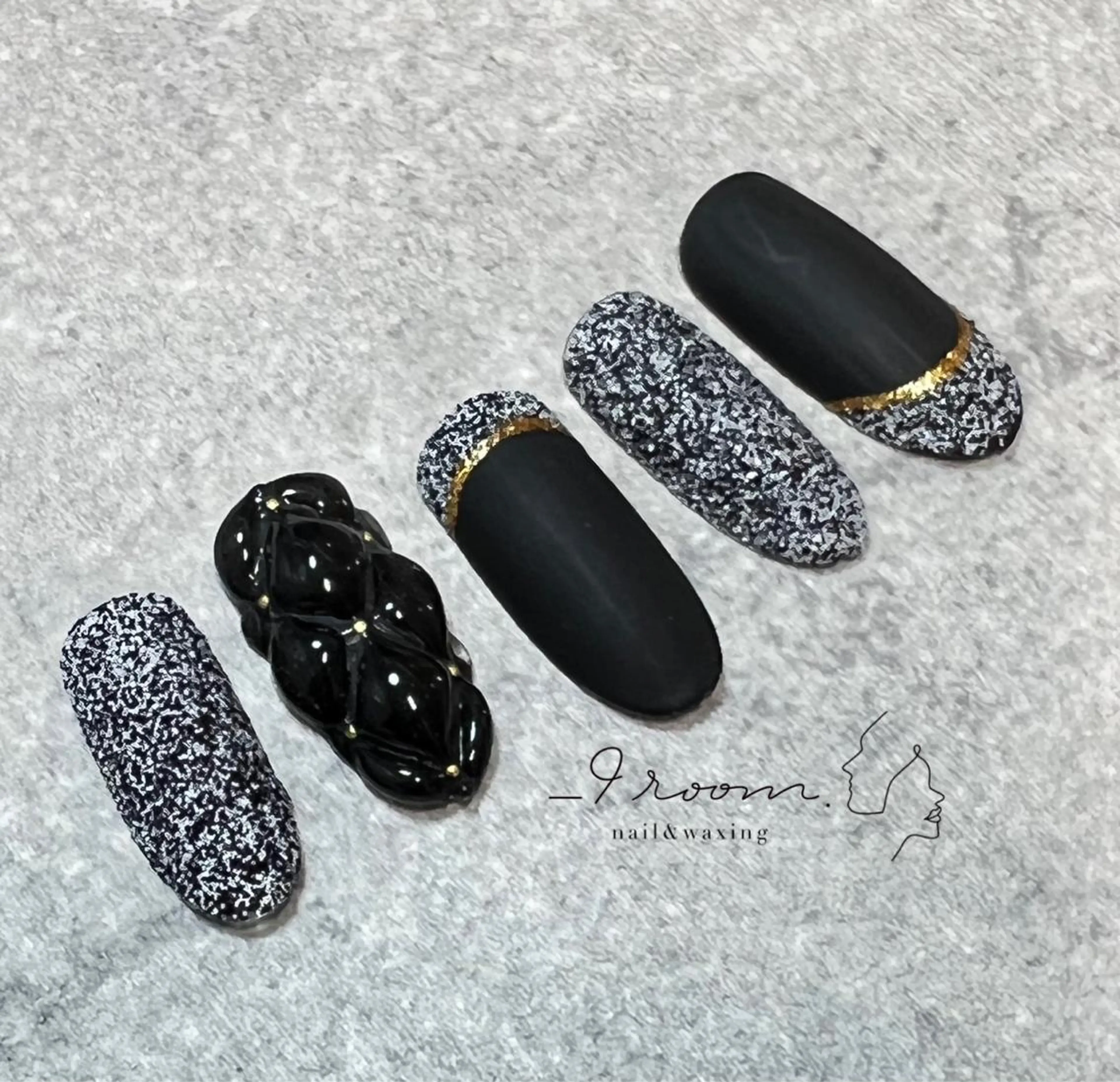 ネイル フットネイル ラメ(グリッター) ぷっくりネイル ネイルチップ 冬ネイル _9 room. Yoshimiのネイルデザイン