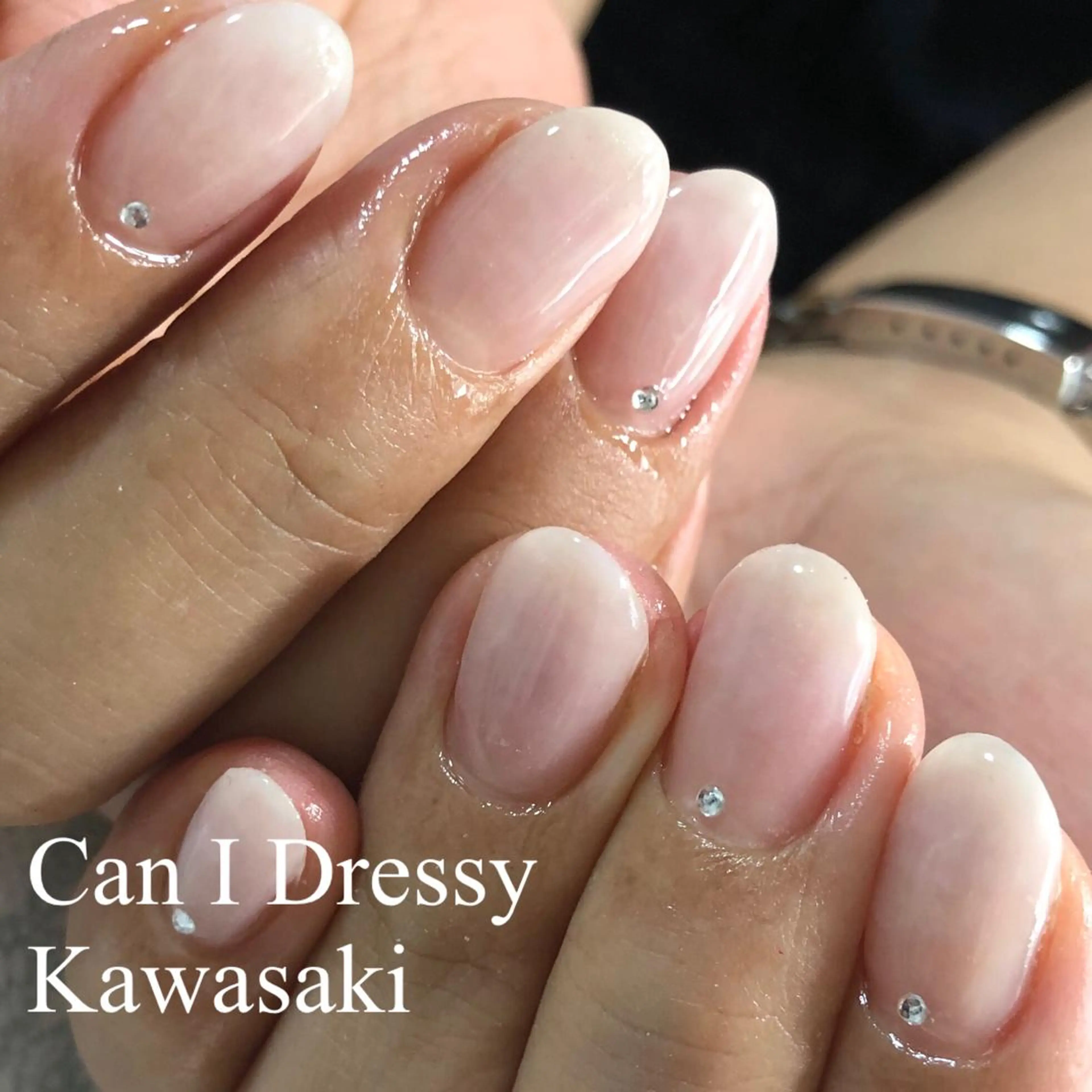 ネイル グラデーション ホワイト ハンドネイル Can I 川崎店 三島 久美子のネイルデザイン