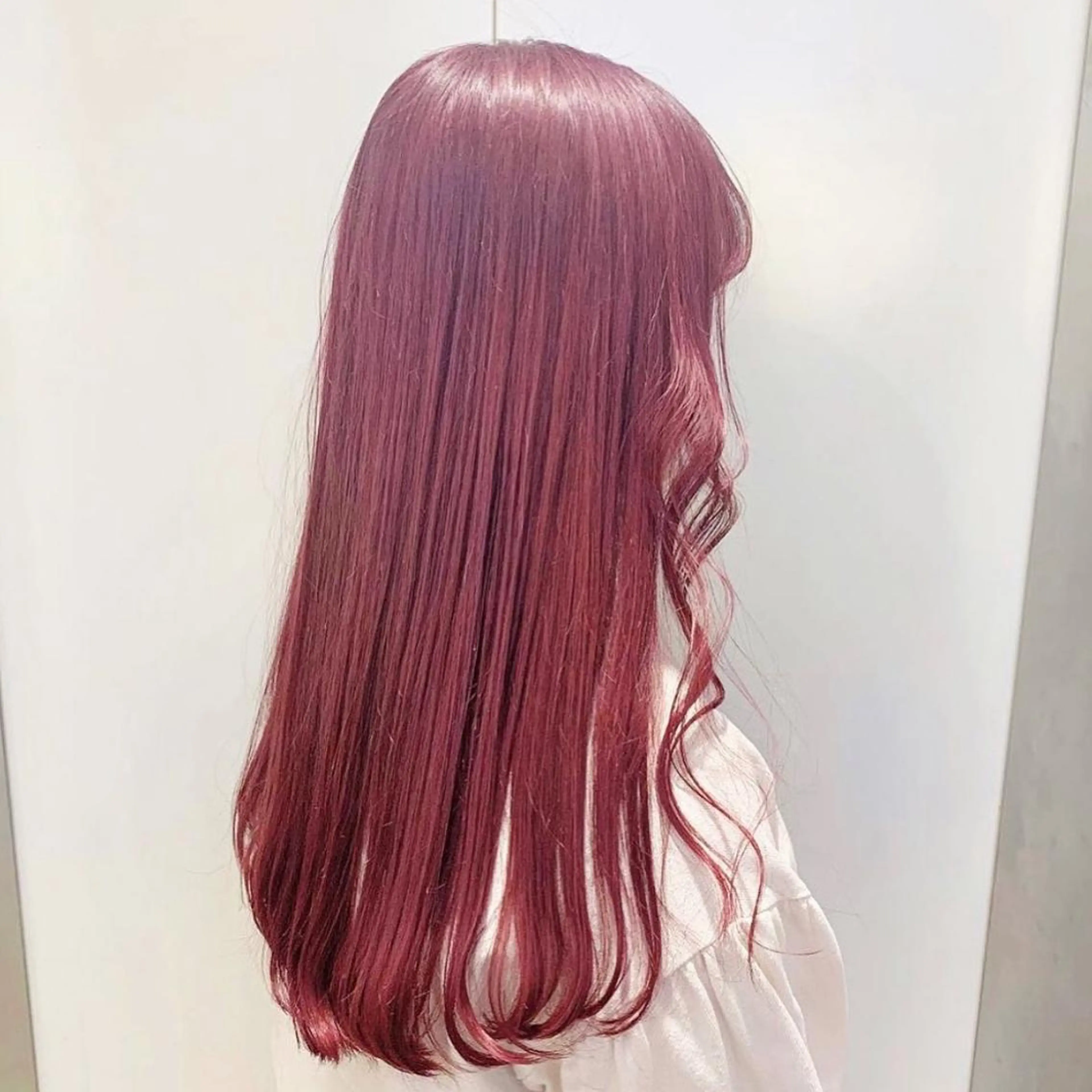 ロング カラー ブリーチ ピンクカラー 遠藤沙也加 /レイヤーカットのヘアスタイル