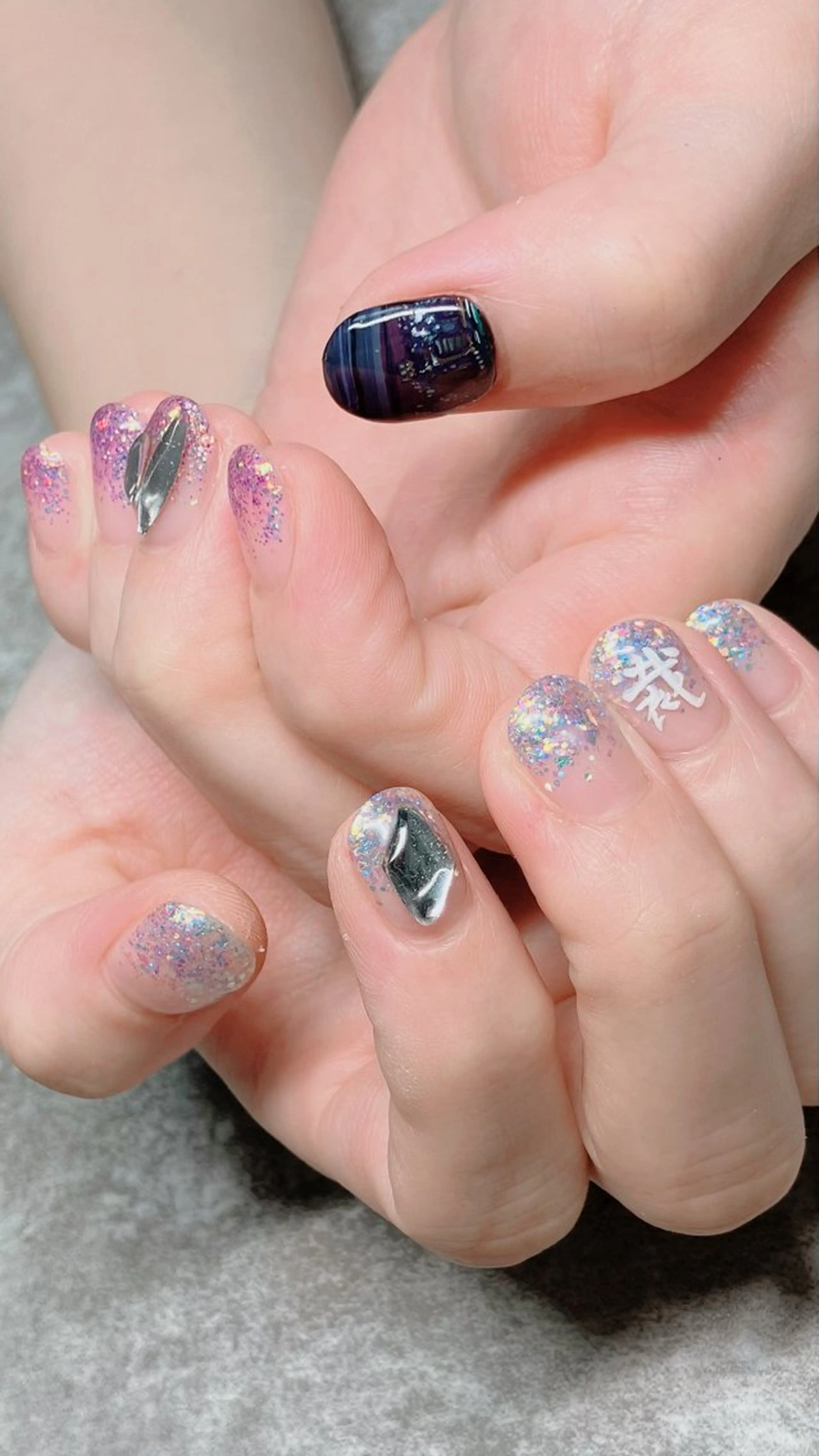 ネイル グラデーション ラメ(グリッター) ラメグラデーション ハンドネイル ハンドケア haleyume所属・shino🌟 痛ネイルのネイルデザイン
