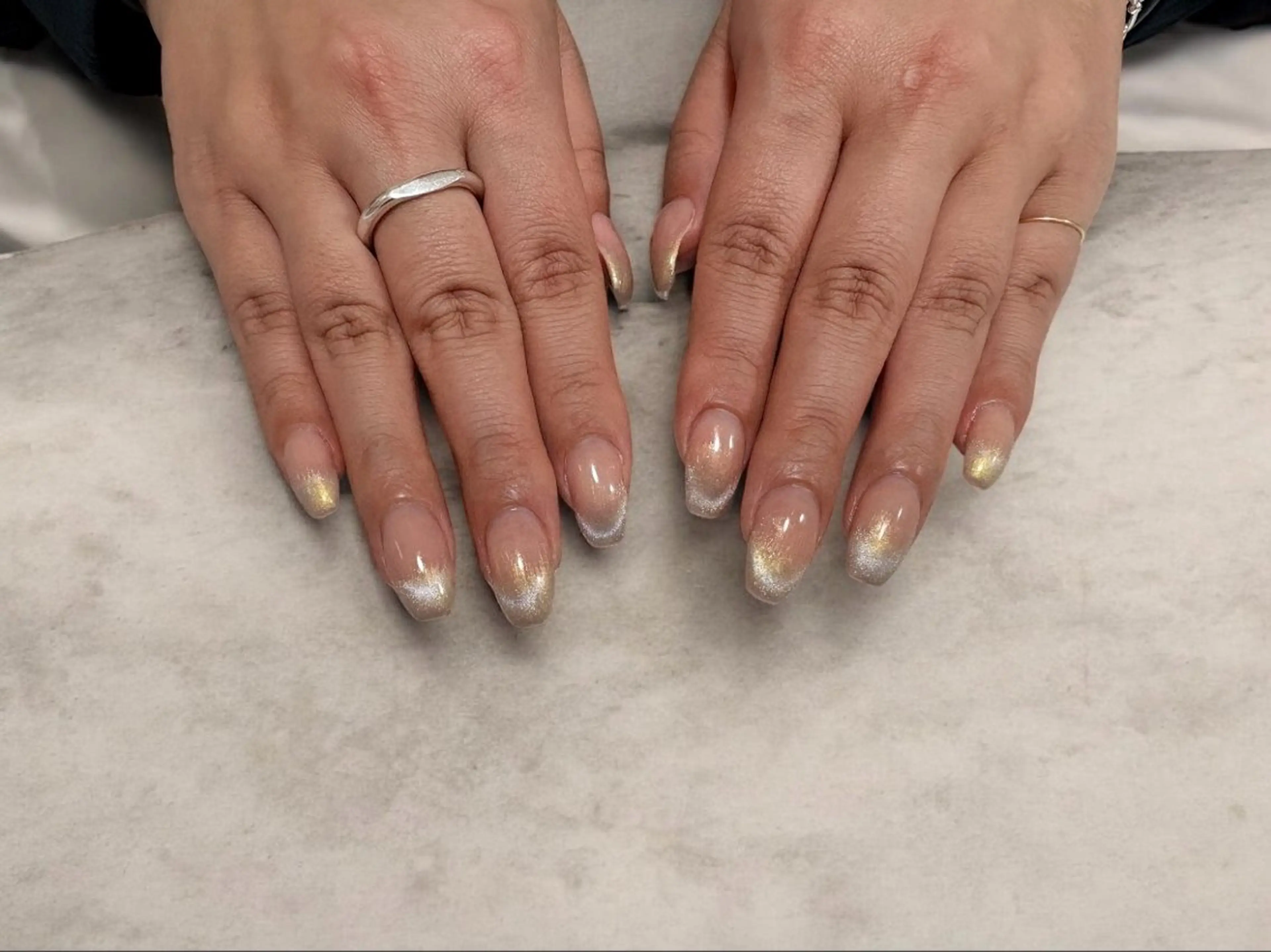 ネイル グラデーション ラメ(グリッター) 持ち込み シンプルネイル ハンドネイル ハンドケア ♡Bivi♡自爪に 優しいネイルサロンのネイルデザイン