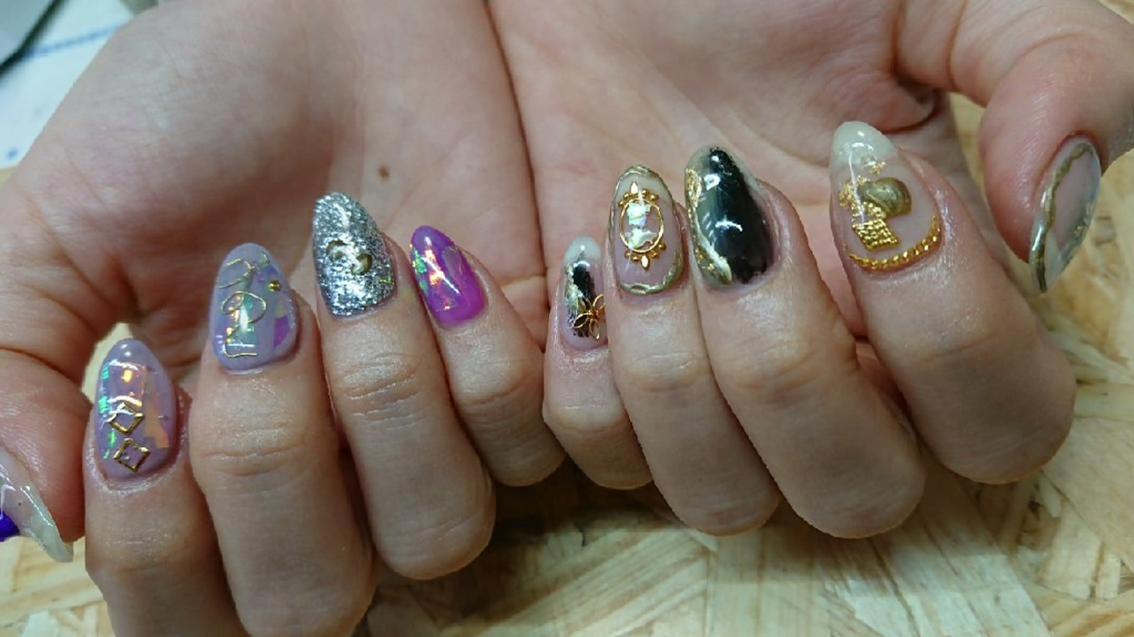 ネイル 鈴木 なつきのネイルデザイン