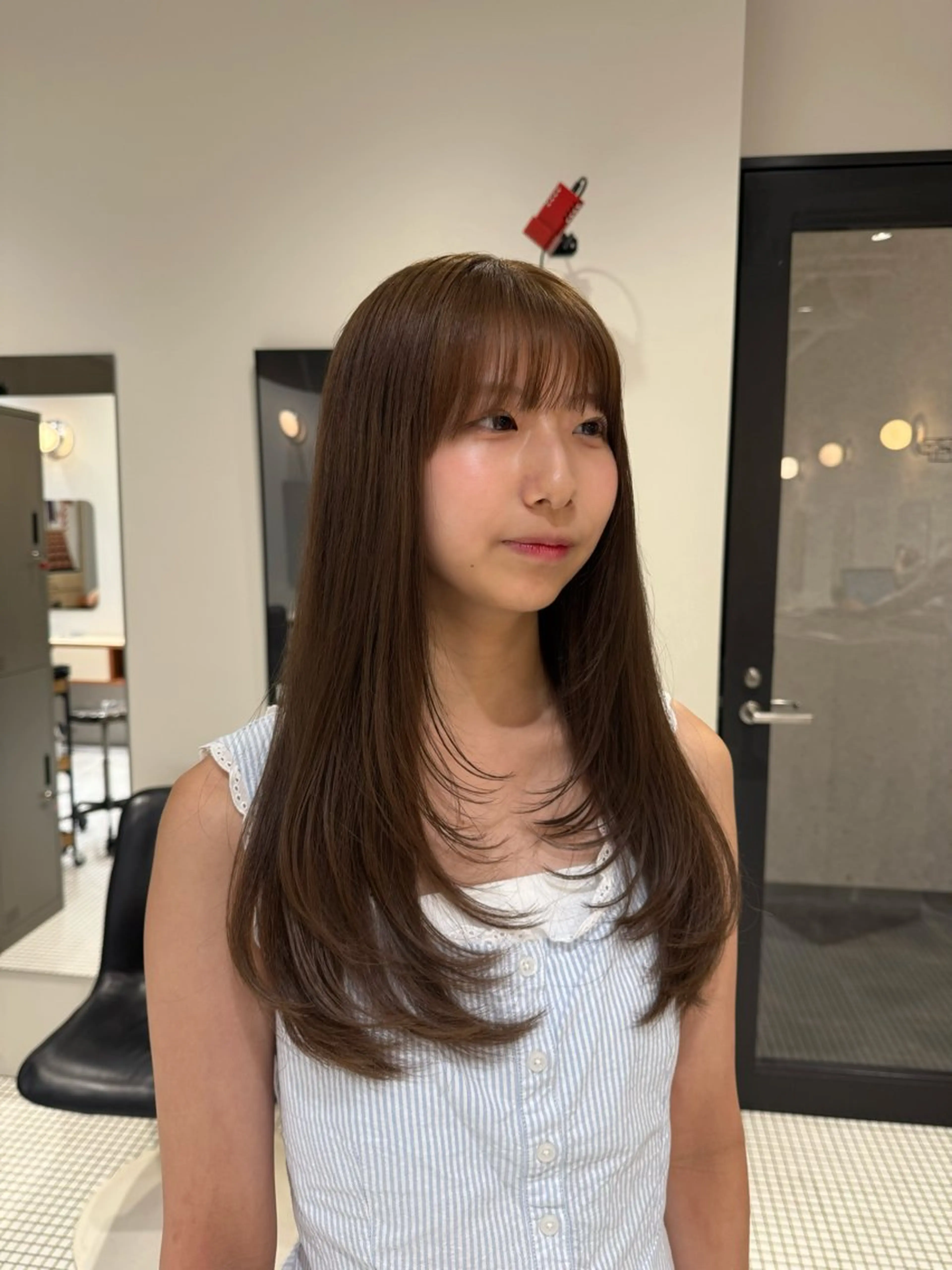 ロング カラー ベージュカラー ヘーゼル レイヤーカット カット ヘアカラー トリートメント コノカ/暖色カラー/ 透明感カラーのヘアスタイル