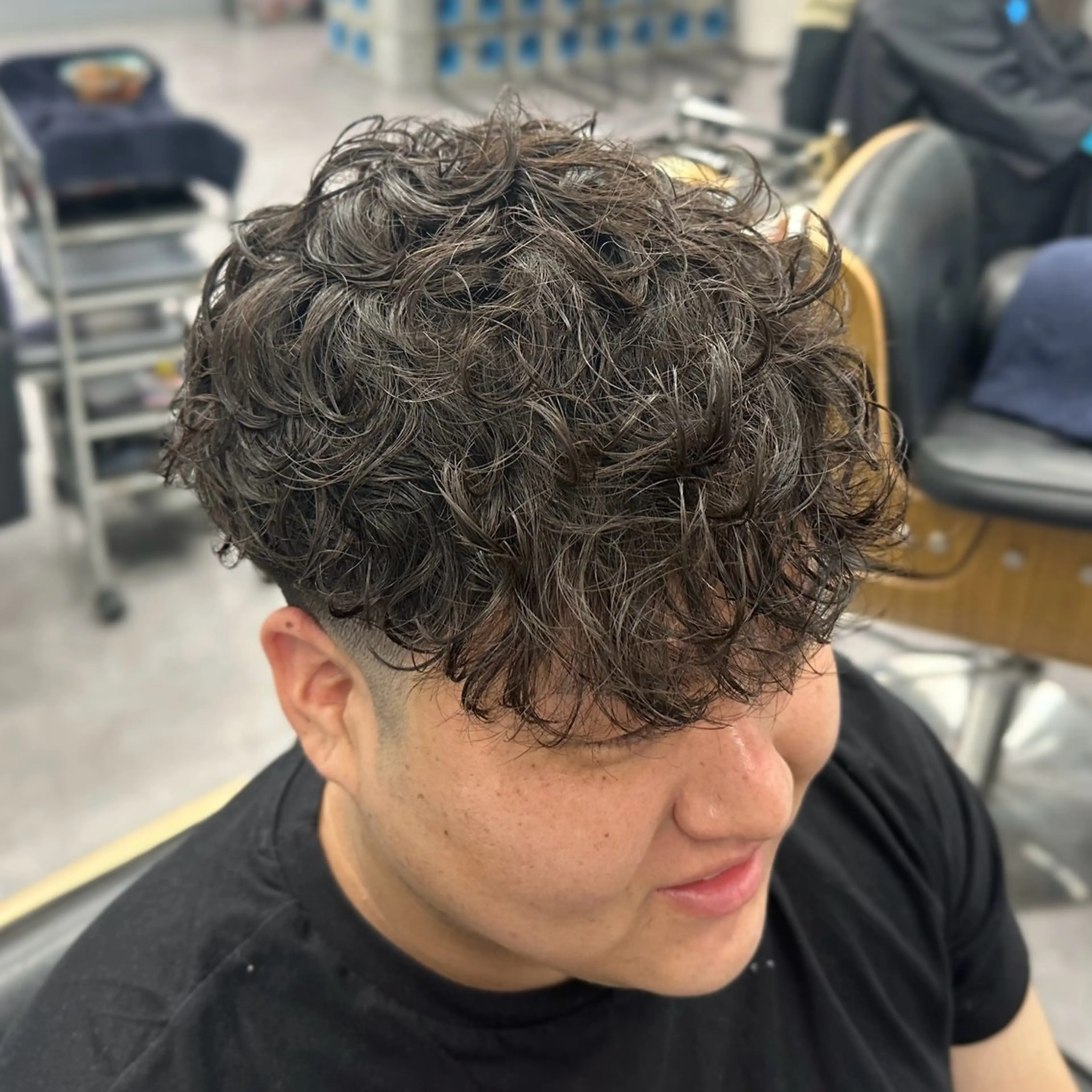 パーマ メンズ メンズブリーチ センターパート フェードカット メンズパーマ スペインカール カット パーマ I-CON  #blue MEN'S所属・池袋/カラー/パーマ NATSUのヘアスタイル