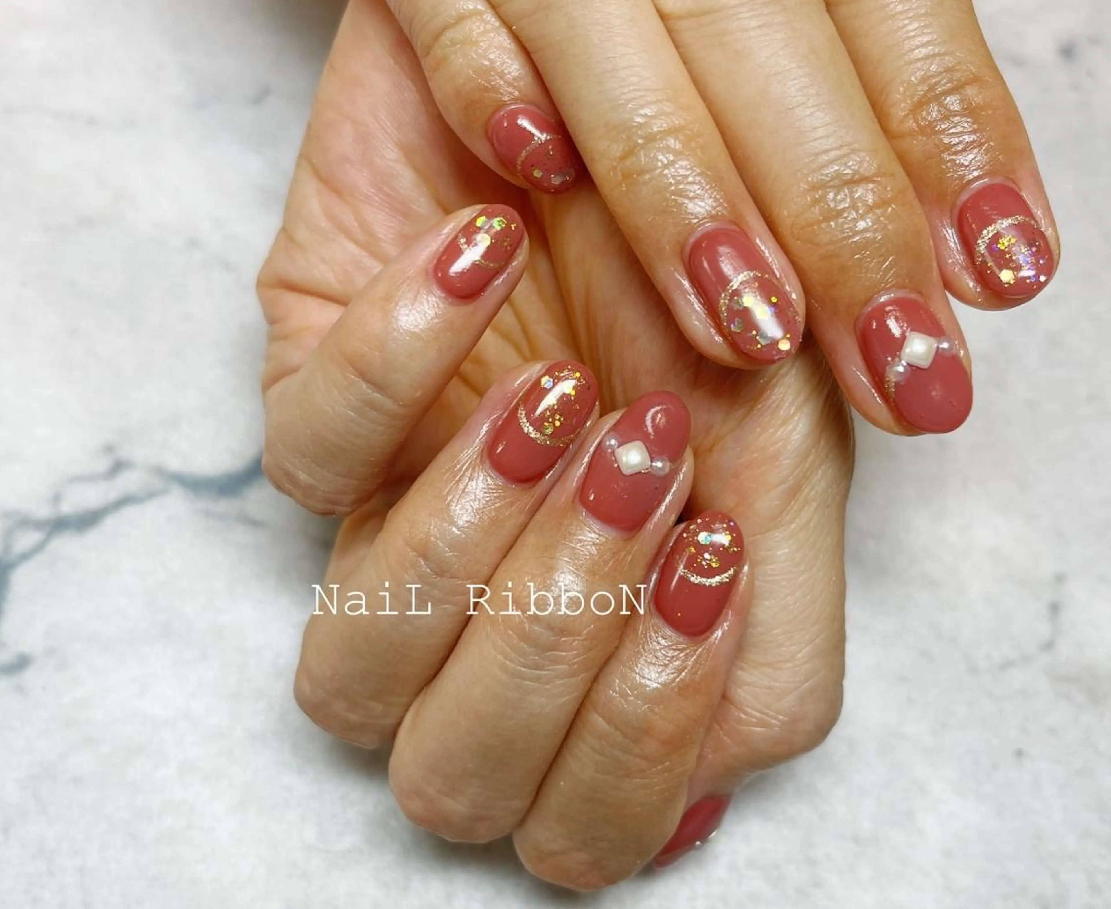 ネイル ネイルリボン 受付スタッフのネイルデザイン