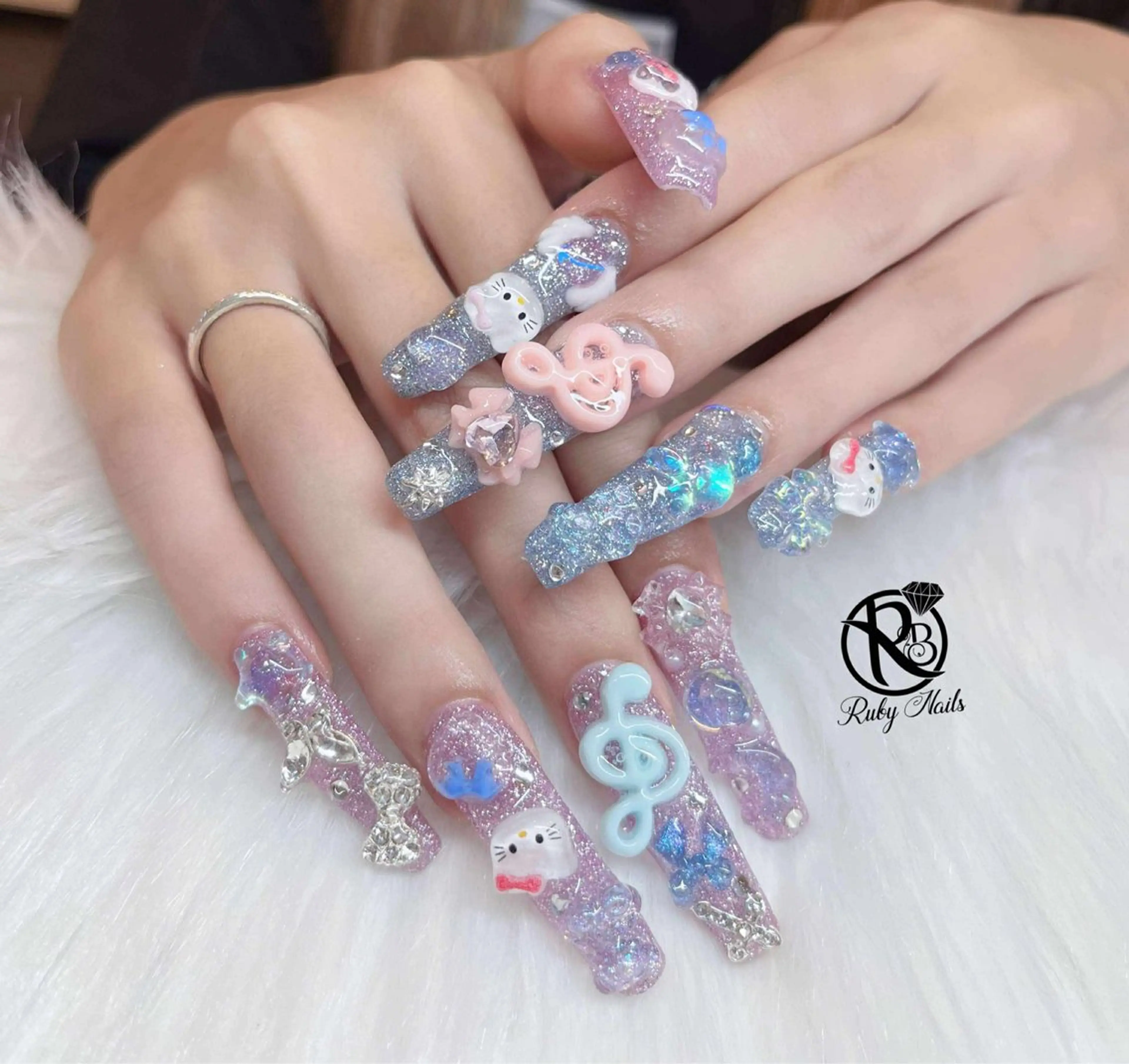 ネイル チークネイル フットネイル フレンチネイル グラデーション キラキラネイル ハンドネイル RUBY Nail 日暮里店のネイルデザイン