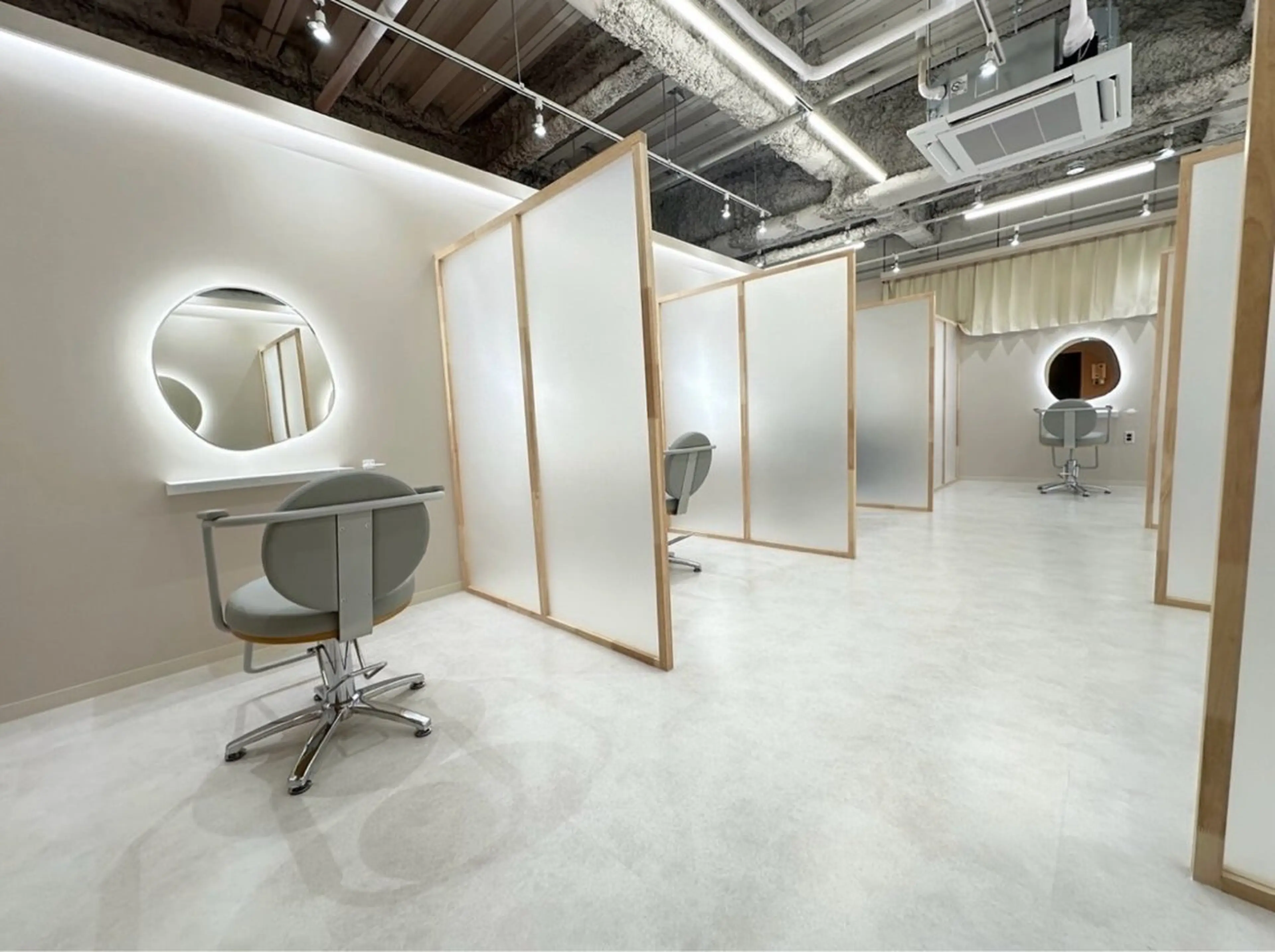 スズキ シオリのヘアスタイル