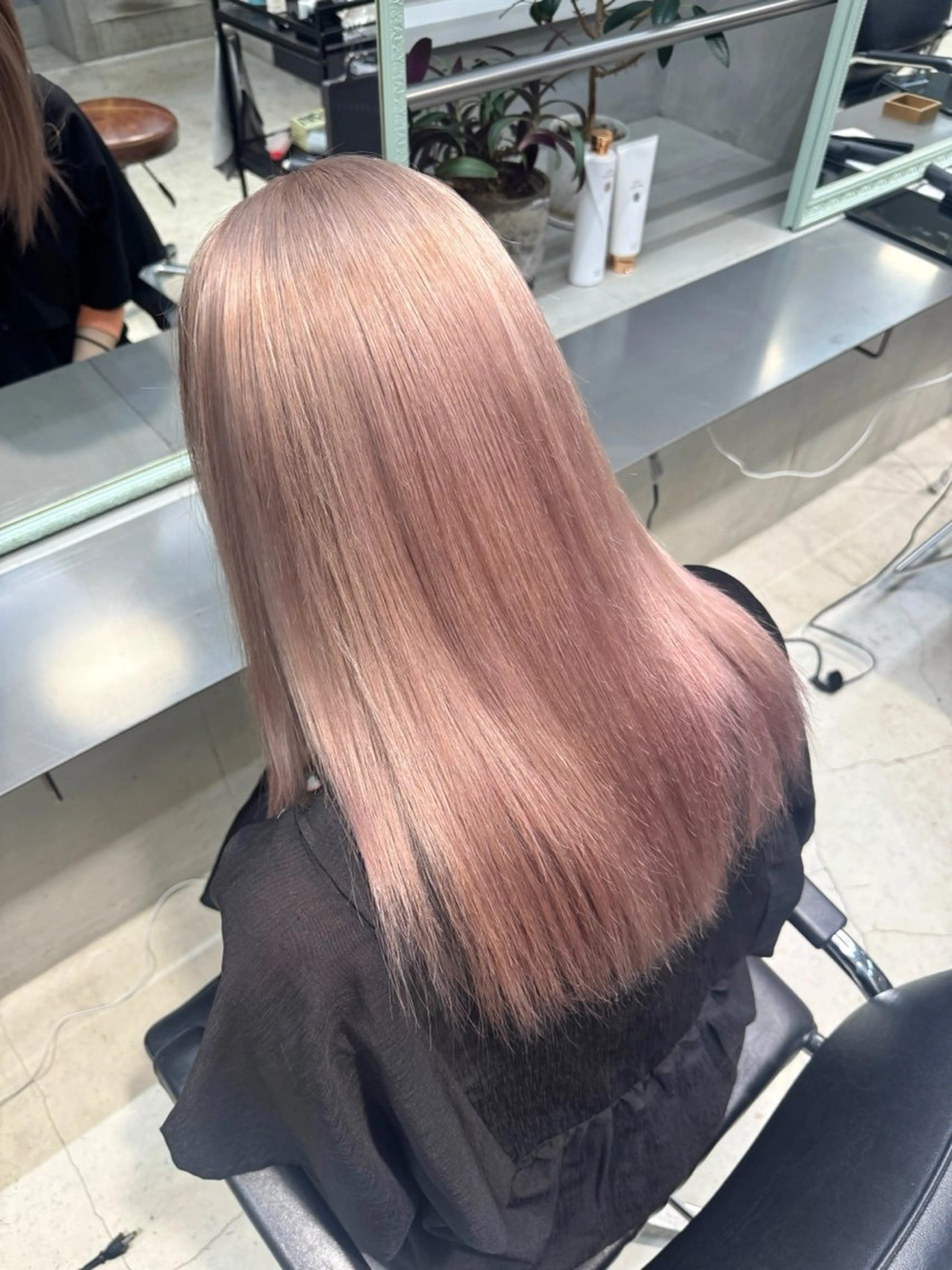 セミロング ヘアカラー 佐藤 カエデのヘアスタイル