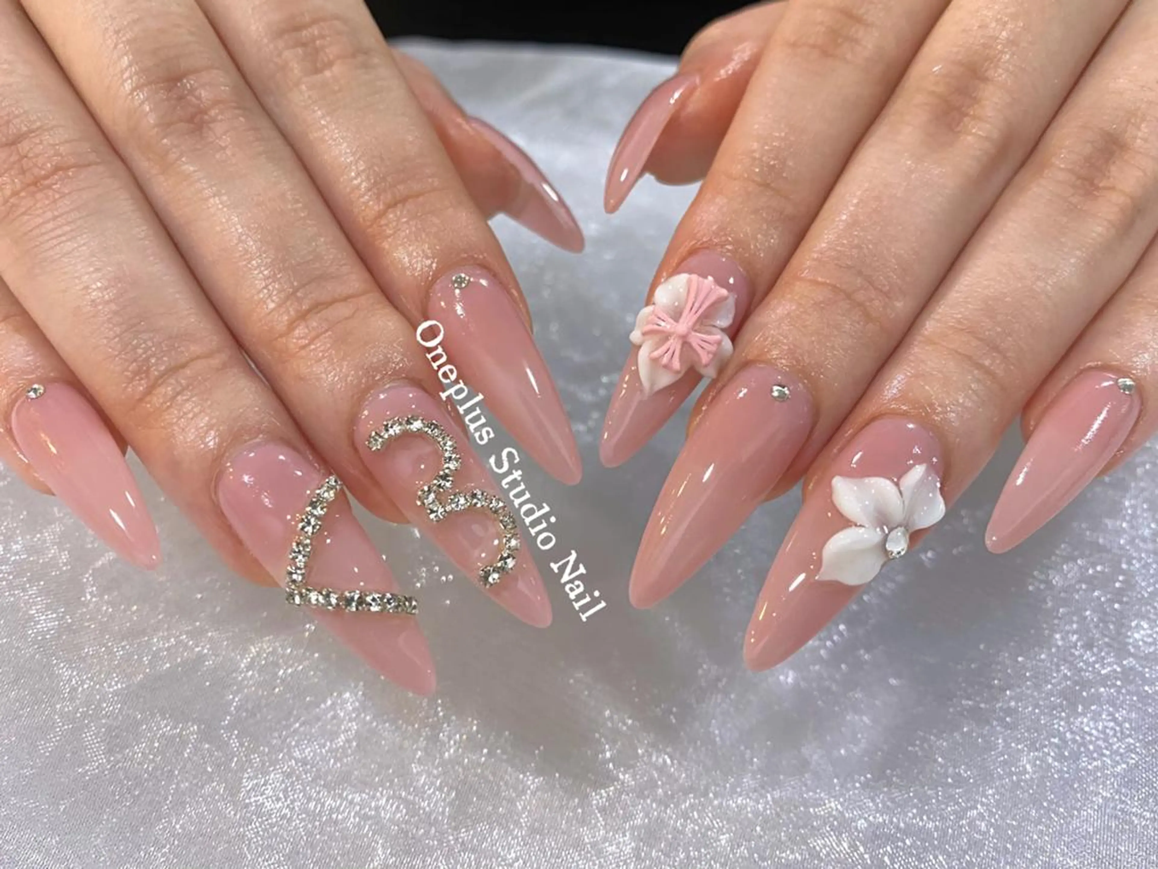 ネイル アニマル柄 ボルドー ブラウン フレンチネイル マグネットネイル haruka 🧸のネイルデザイン