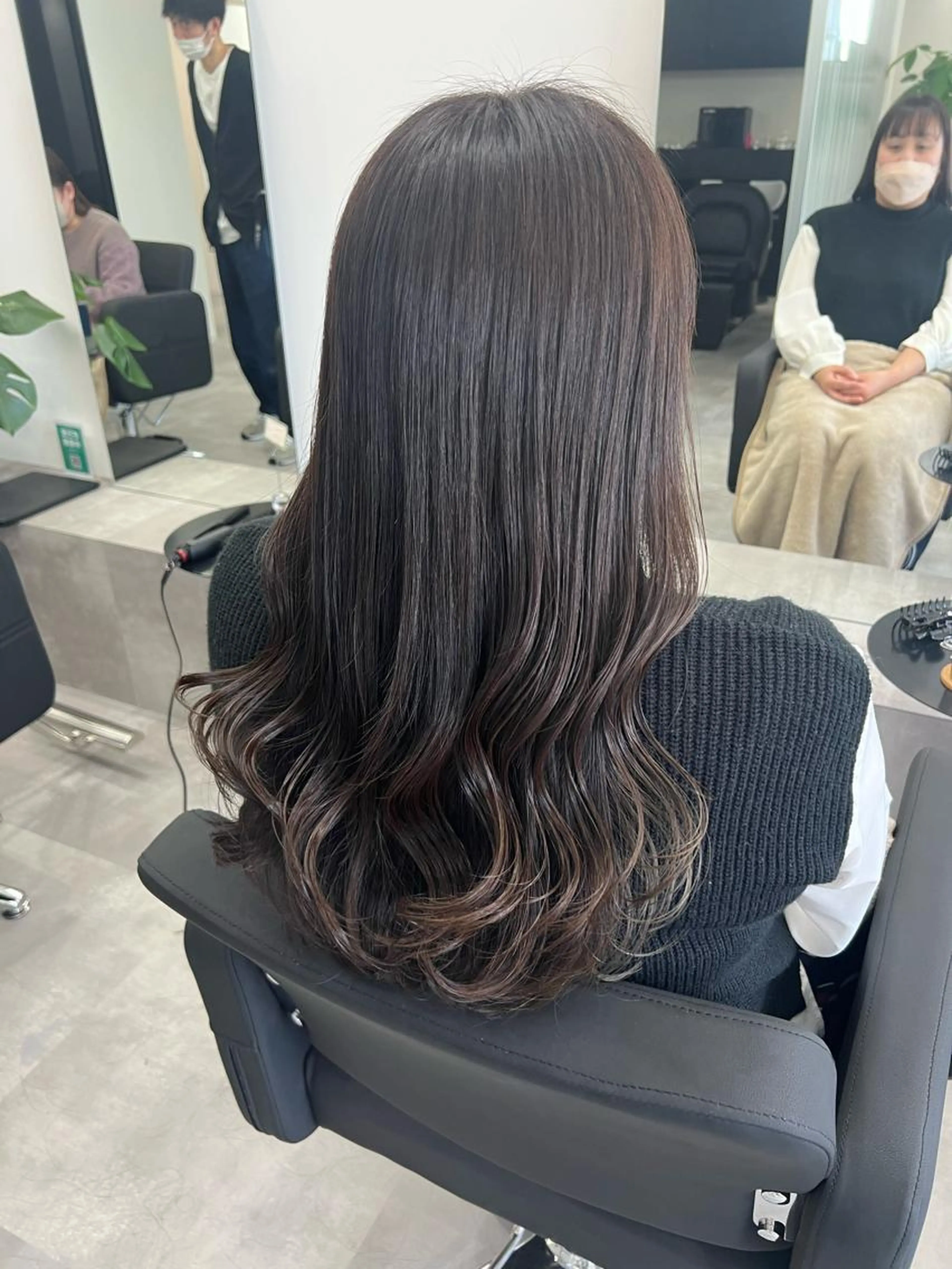 カット＋透明感カラー＋クイックトリートメント　¥7900の写真