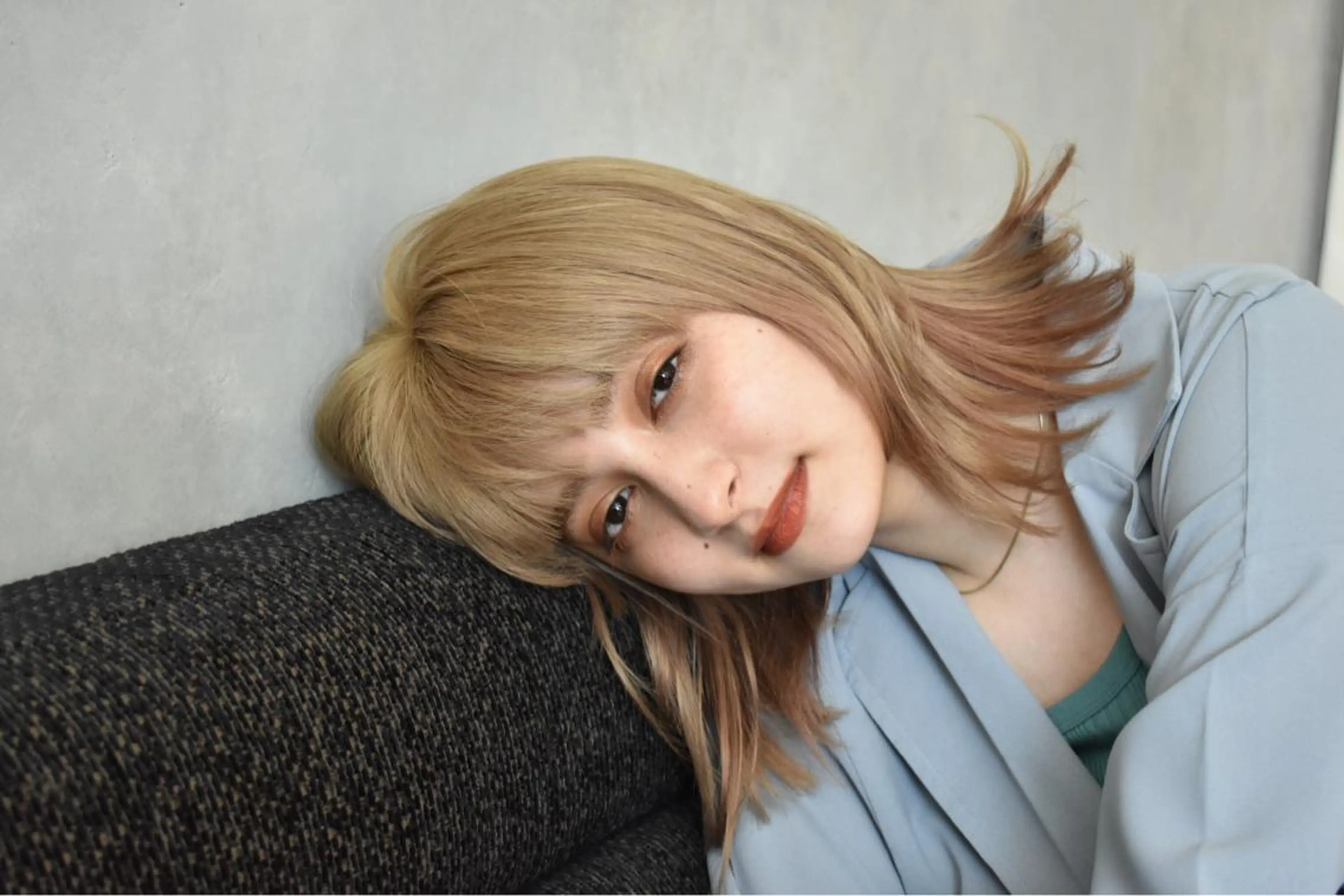 ミディアム カラー 近藤千翔🩵 髪質改善Periodのエステ・リラクイメージ