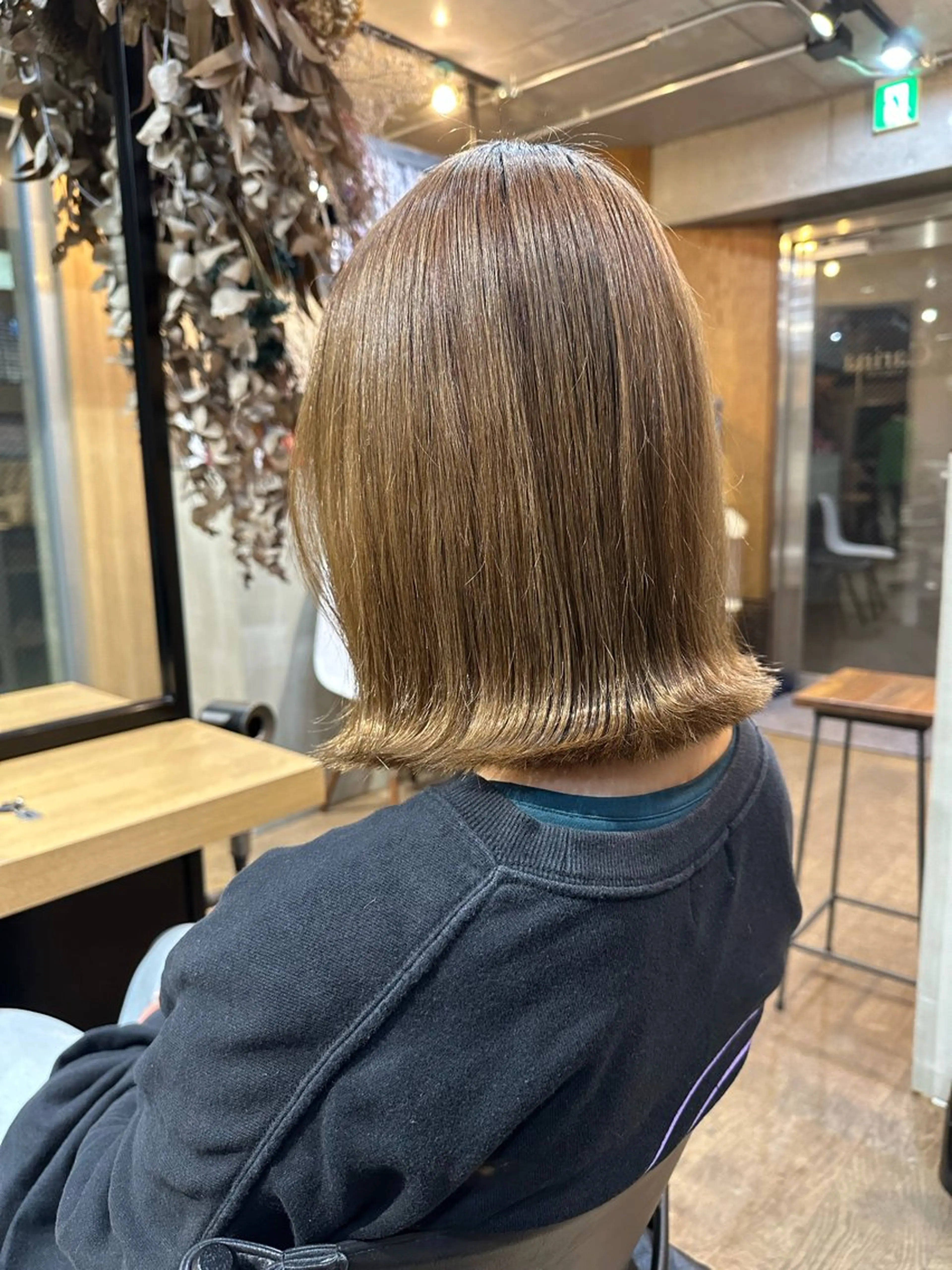 ミディアム カラー アディクシーカラー ブリーチ ケアブリーチ ダブルカラー イヤリングカラー fullbloom hair&spa所属・DAIKIベージュ 🍂レイヤーカットのヘアスタイル