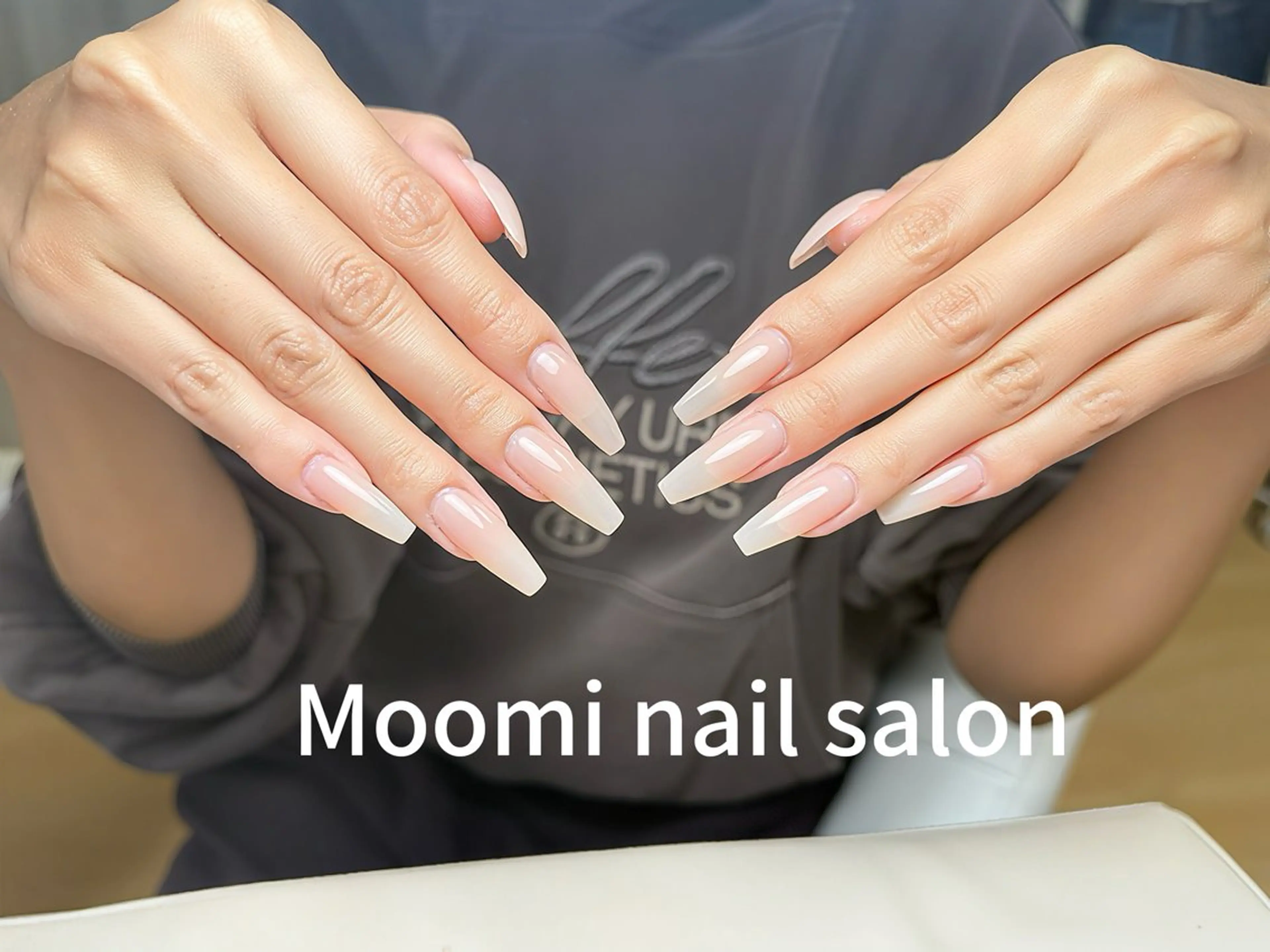 ロング ハンドネイル Moomi nail salonのネイルデザイン