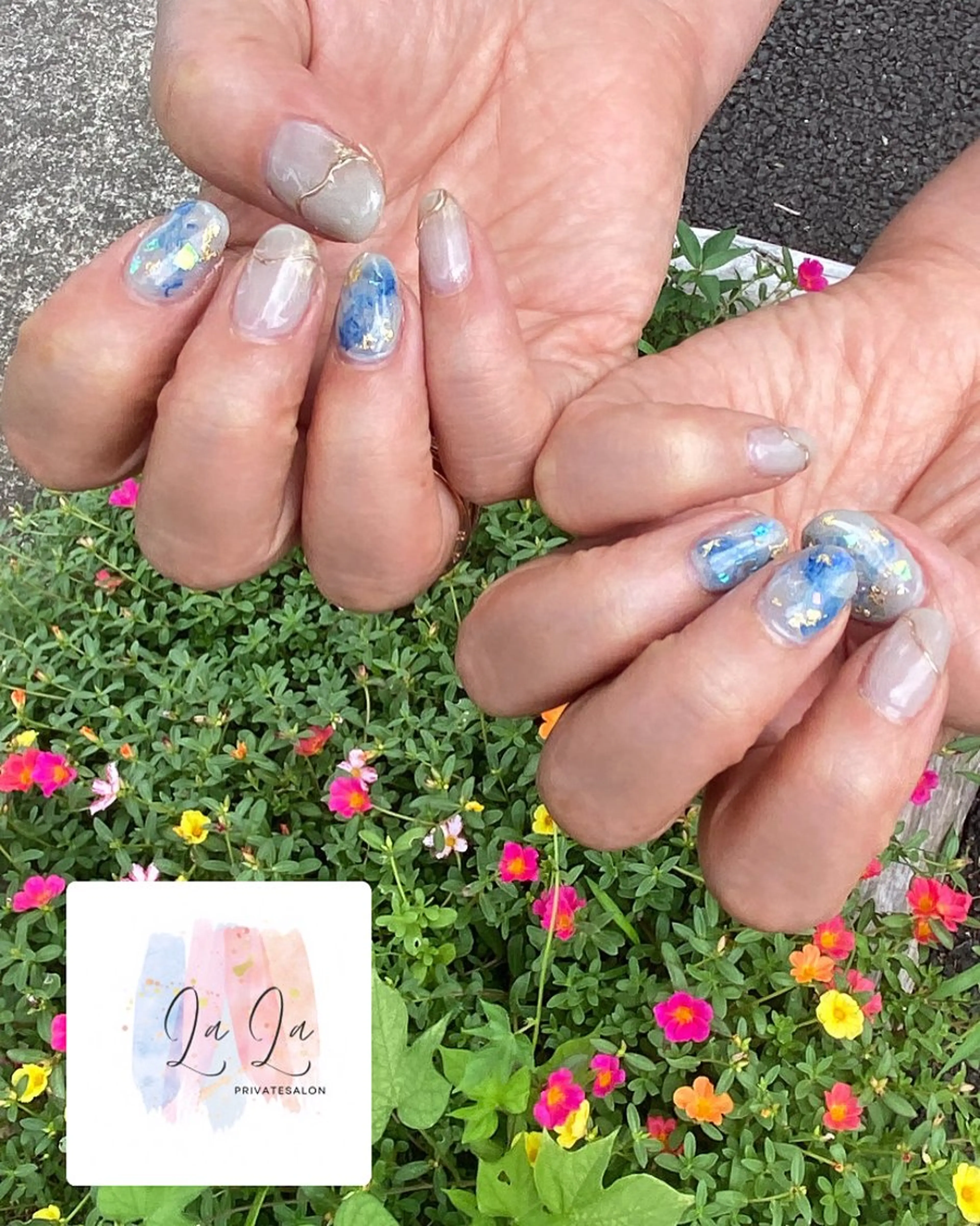 ネイル ブルー ニュアンスネイル ホワイト あ いのその他イメージ