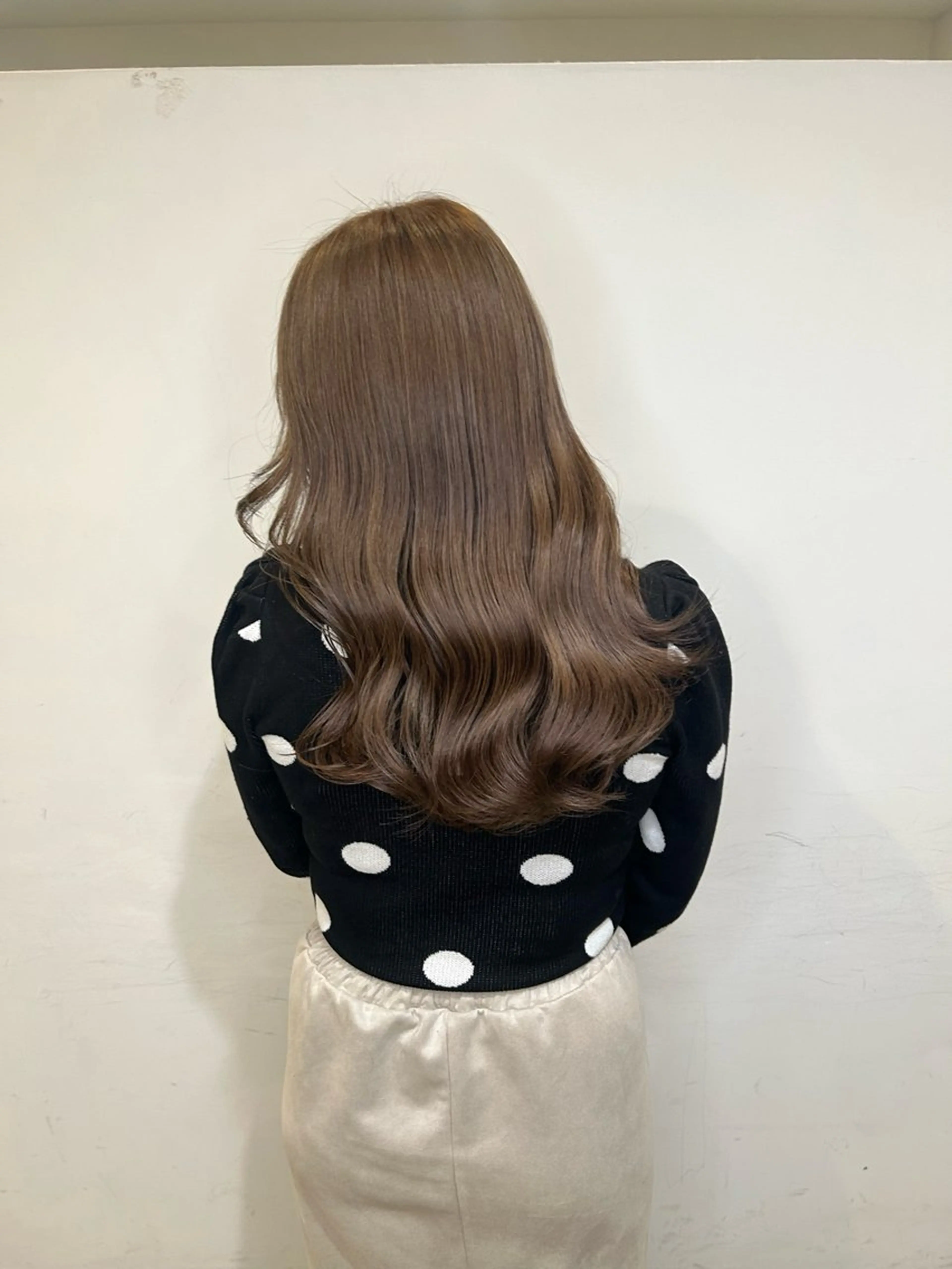 ロング ヘアカラー 北田 美琴 / 柔らかいカラーのヘアスタイル