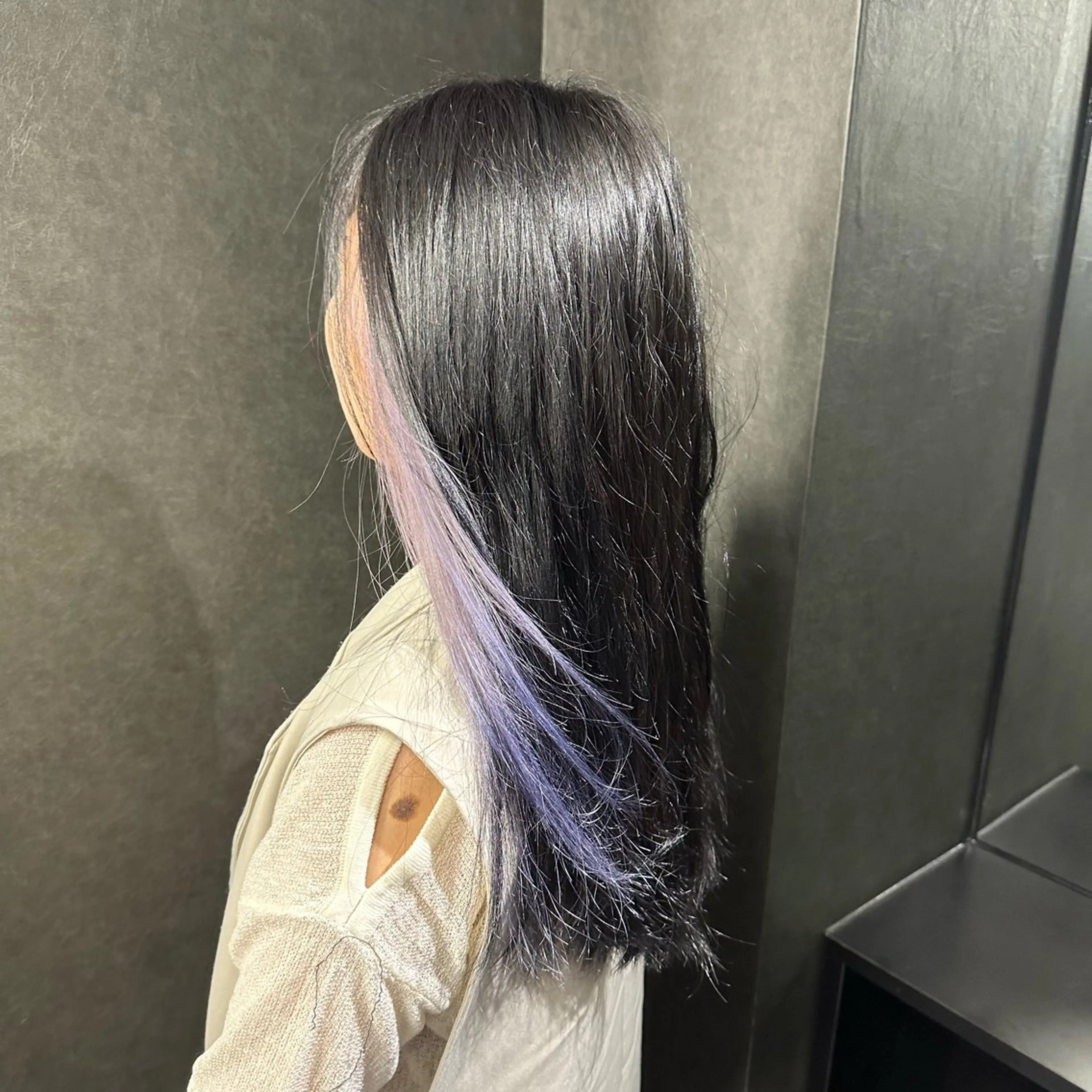 ロング カラー インナーカラー パープルカラー シルバー TAKUMI ハイトーン/ウルフのヘアスタイル