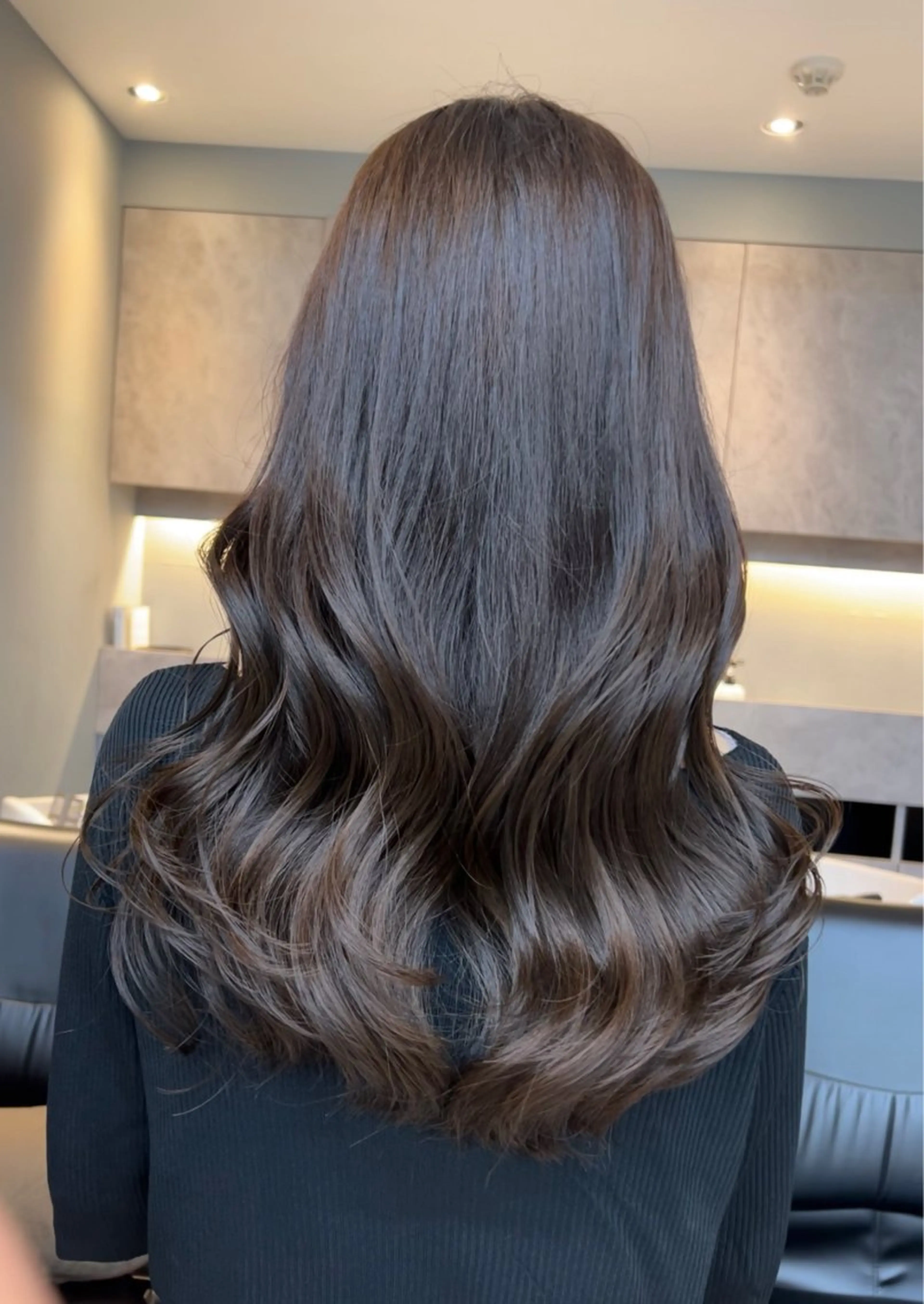 セミロング カット ヘアカラー 🫧髪質改善•艶カラ ー特化🫧谷奥甲太のヘアスタイル