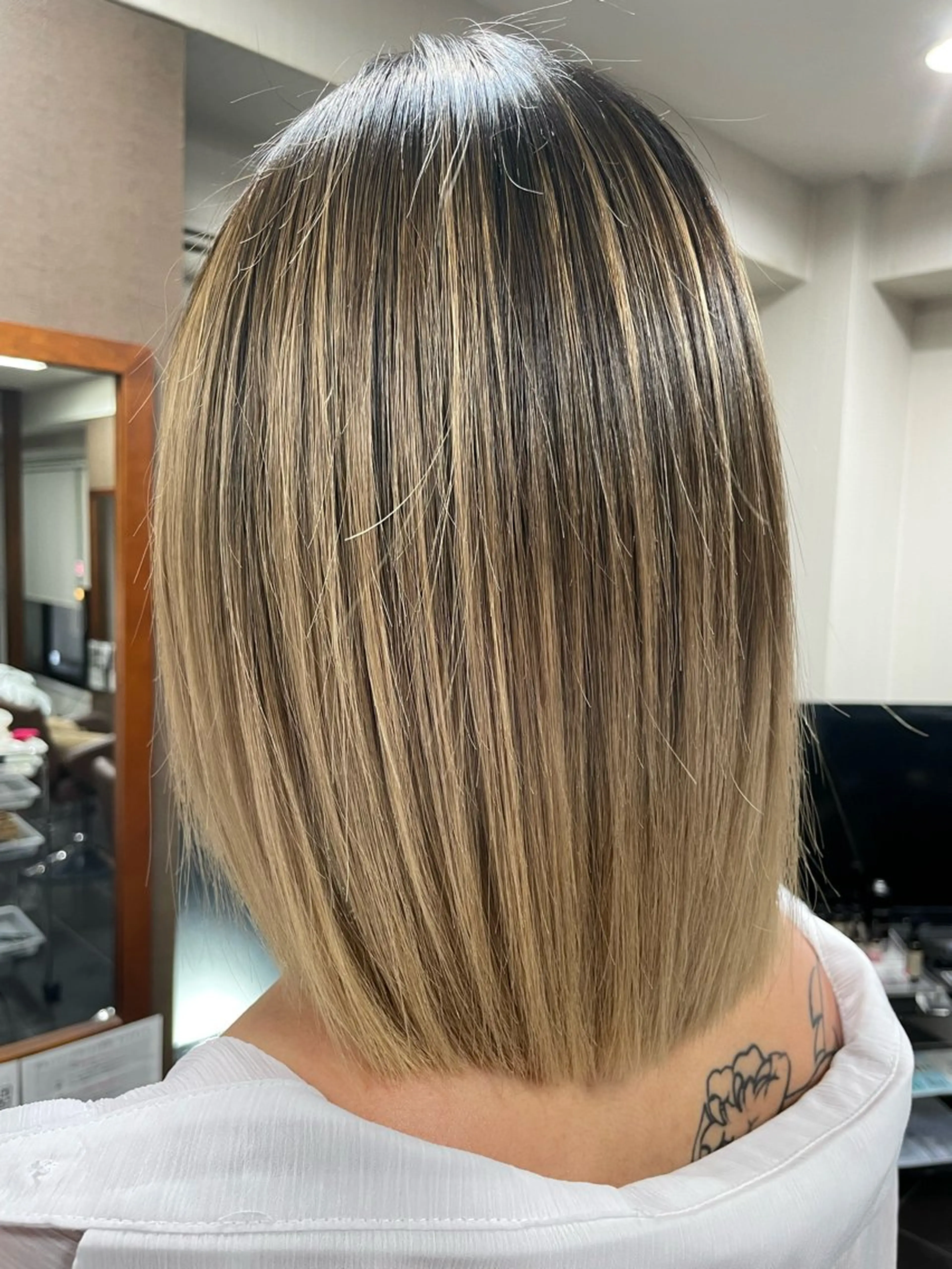 ショート カラー ラピス大阪アメ村店所属・大阪ハイトーン✨ 🇺🇸髪質改善🌴のヘアスタイル