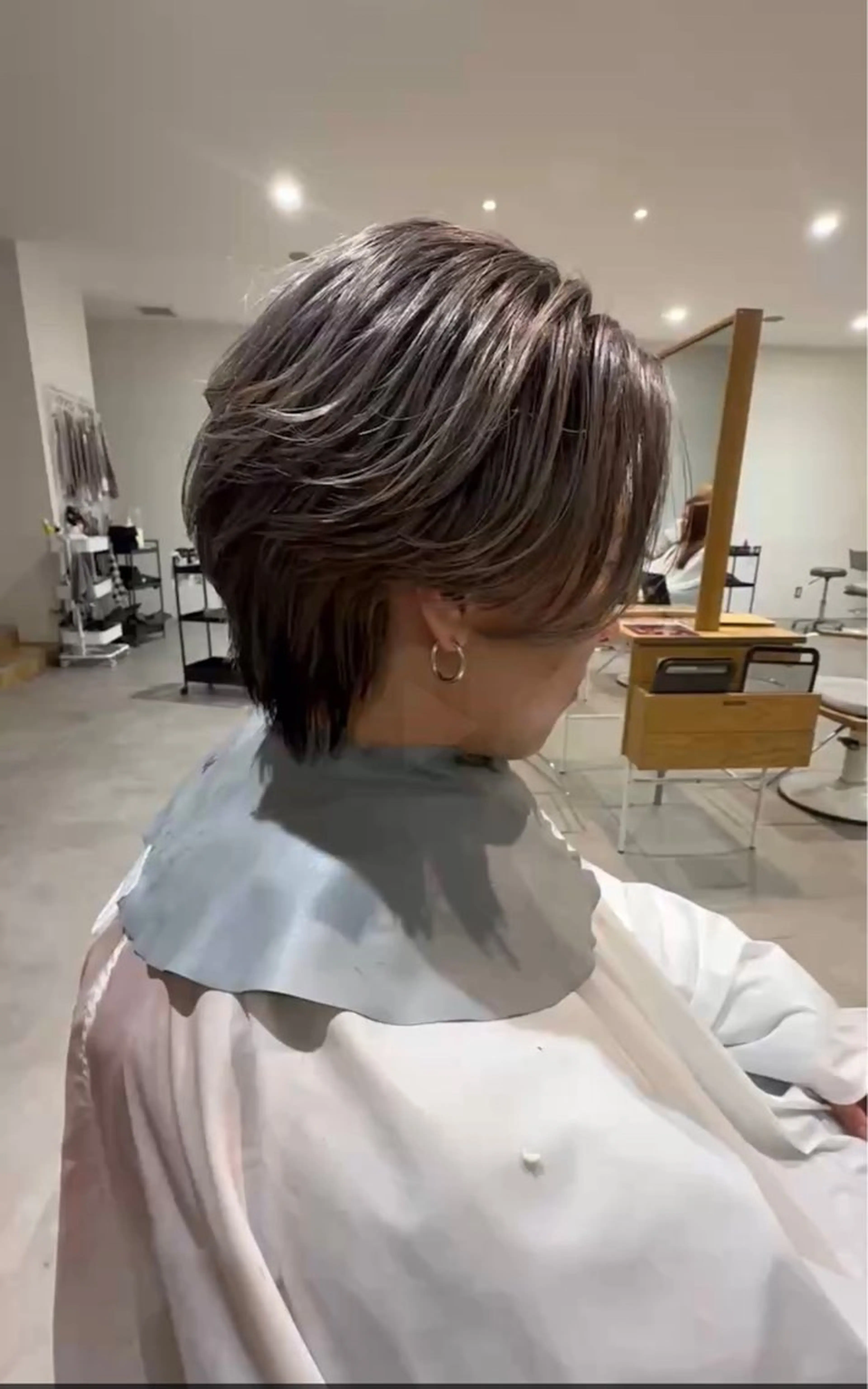 ミディアム カット ヘアカラー 樋口 令惟のヘアスタイル