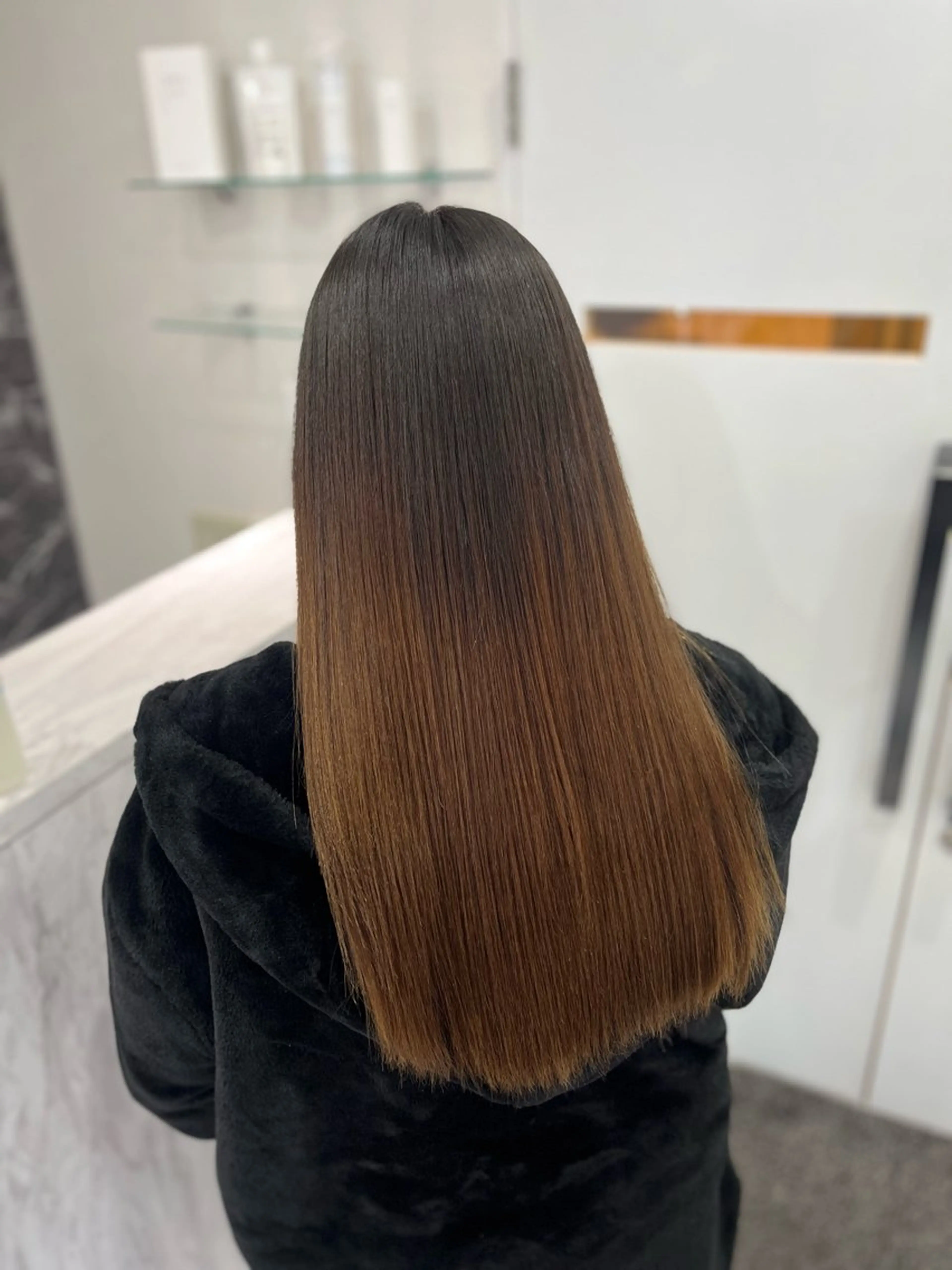 セミロング セミロングパーマ 縮毛矯正 THE  ESCALA表参道所属・Hana🌷/ 透明感/艶髪/表参道のヘアスタイル