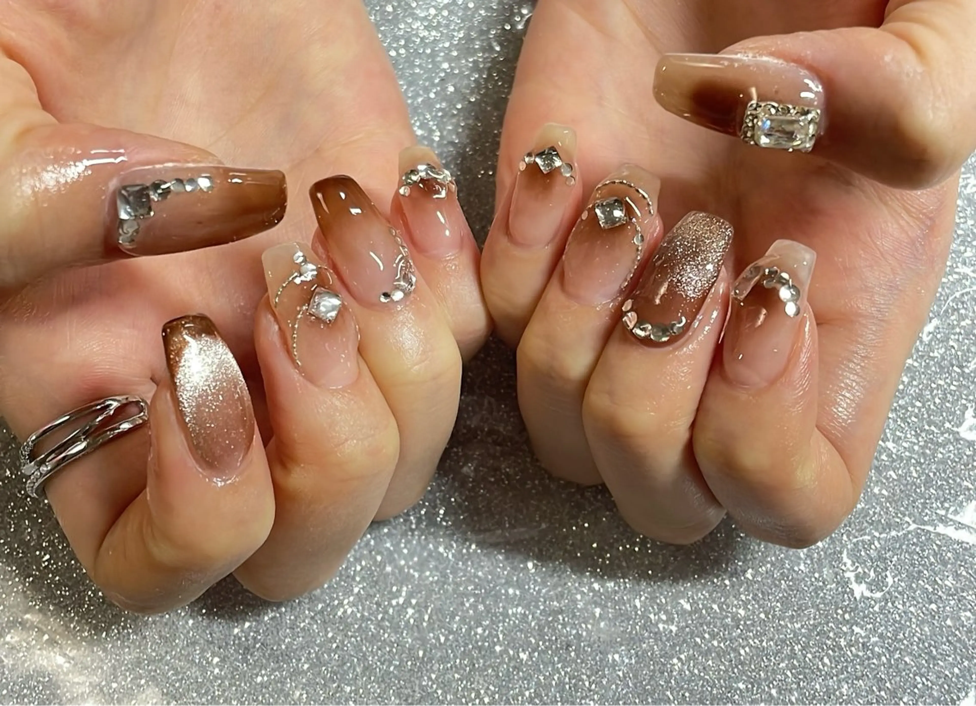 ネイル ハンドネイル VIERU 🌈🎀💖のネイルデザイン