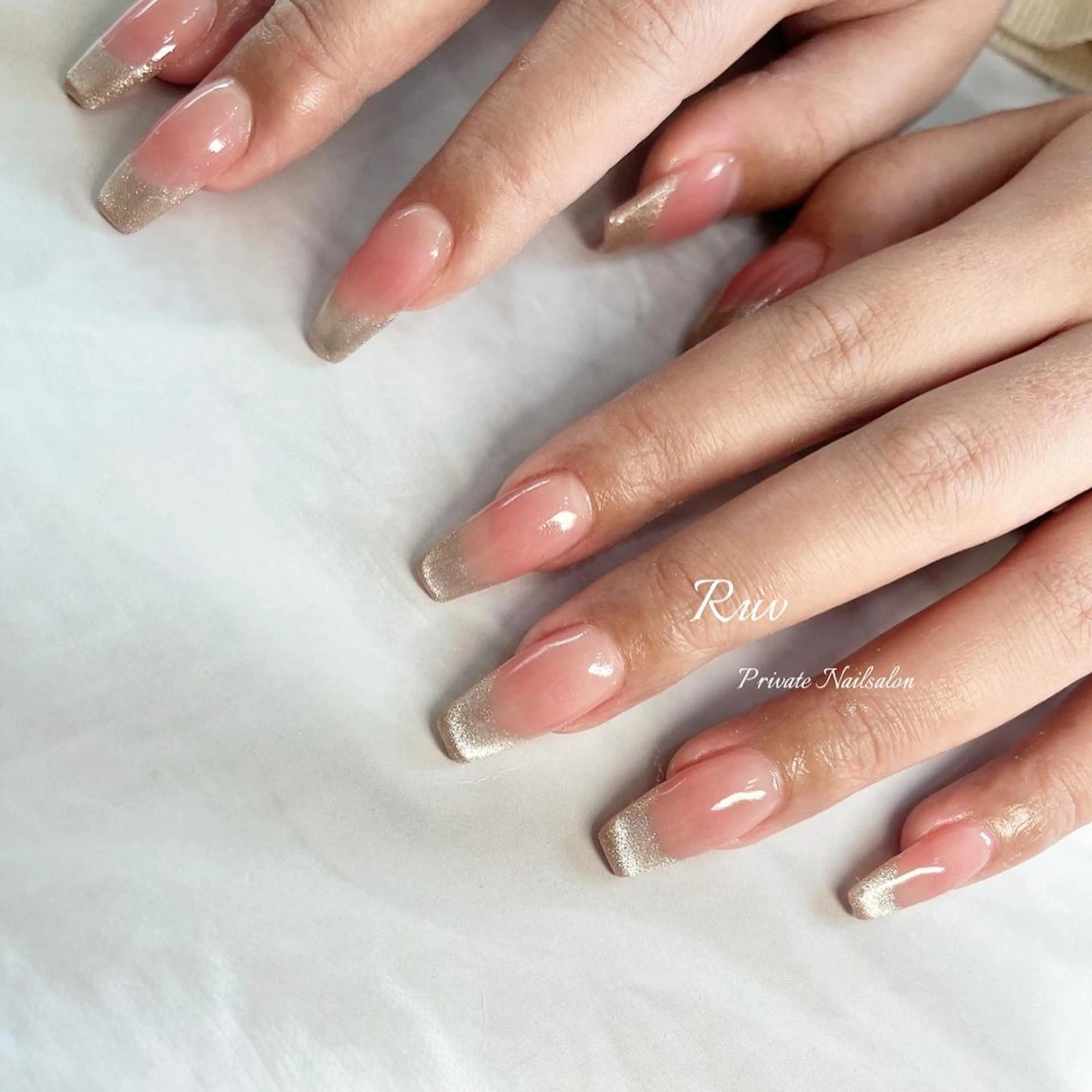 ネイル マグネットネイル ハンドネイル プライベート ネイルサロン　ルヴのネイルデザイン