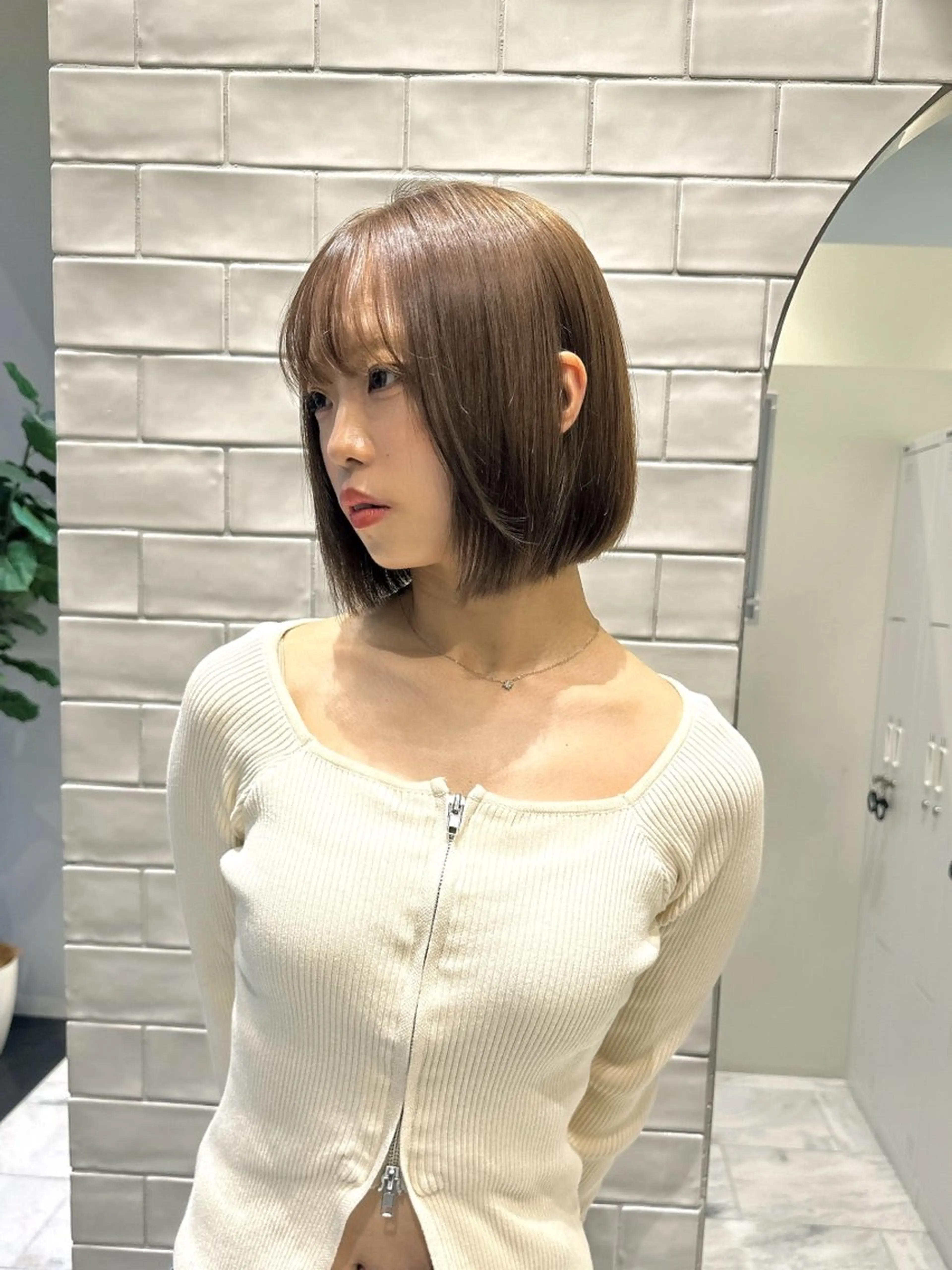ショート カラー ベージュカラー ブリーチ ブリーチなしカラー カット ヘアカラー トリートメント LUMO所属・矢野 晃平のヘアスタイル