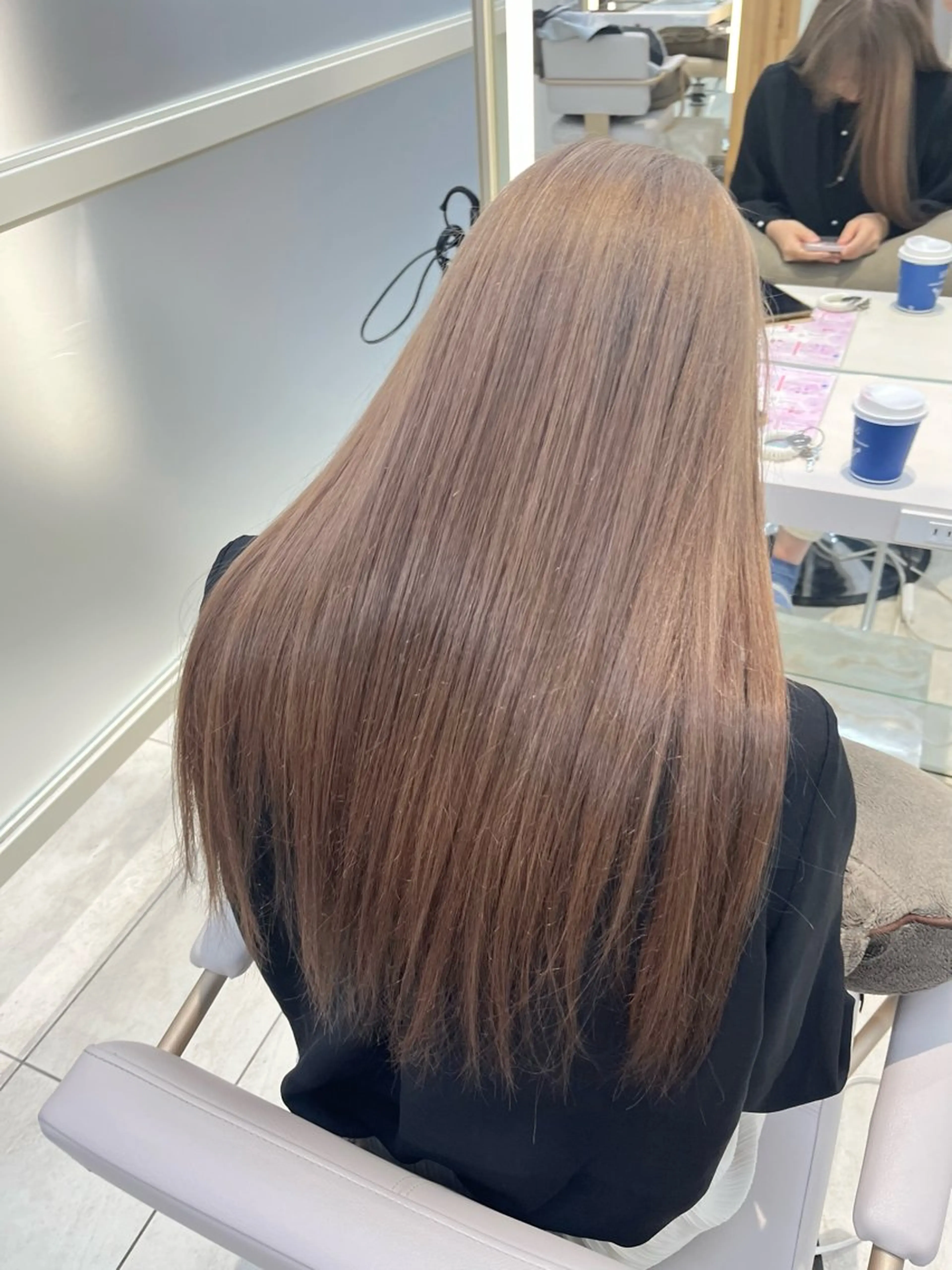 セミロング カラー ヘアカラー トリートメント 似合わせレイヤー 透明感カラーのヘアスタイル