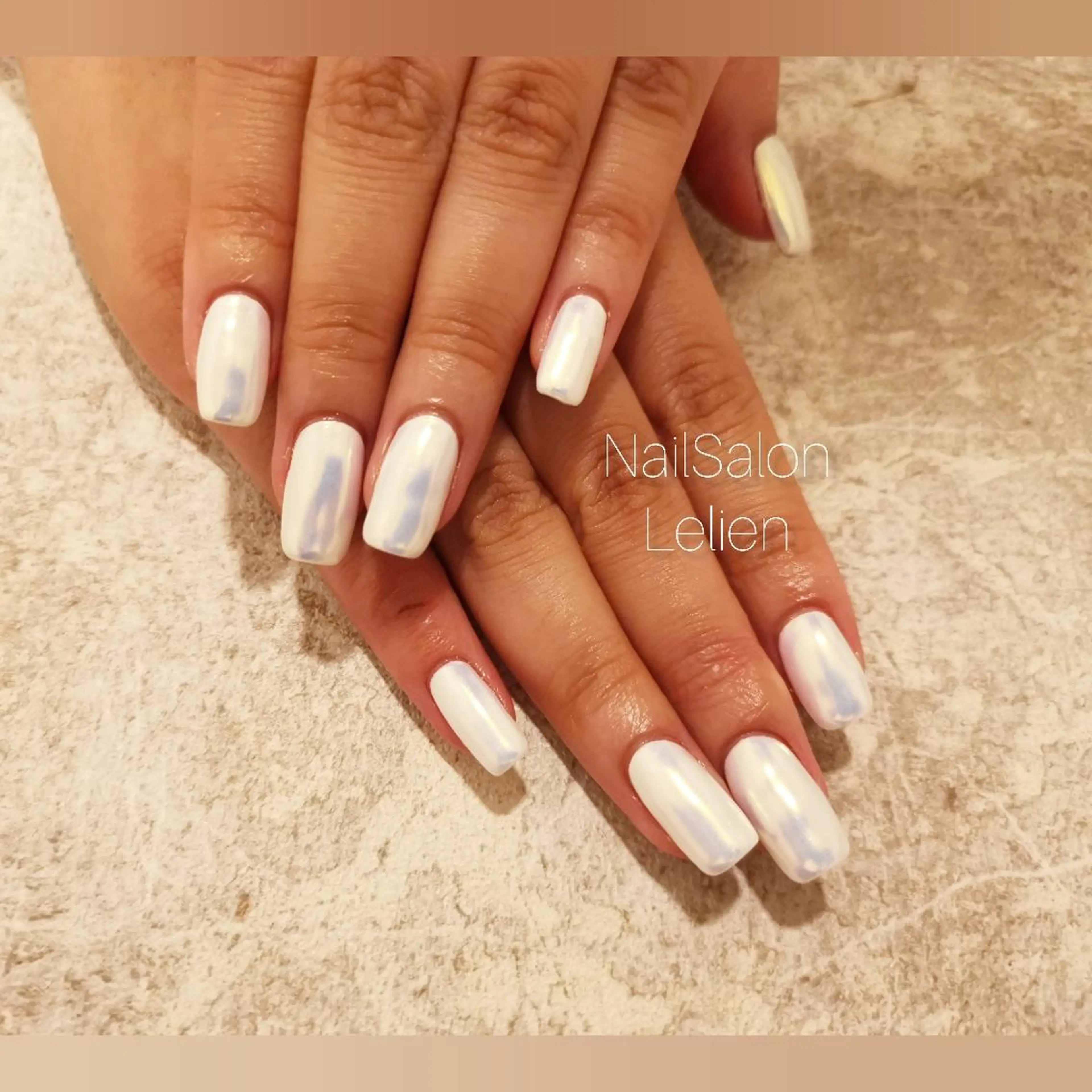 ネイル ミラーネイル ホワイト ハンドネイル 人気エリア💖完全個室【ルリエ】所属・ネイルサロン Lelienルリエのネイルデザイン