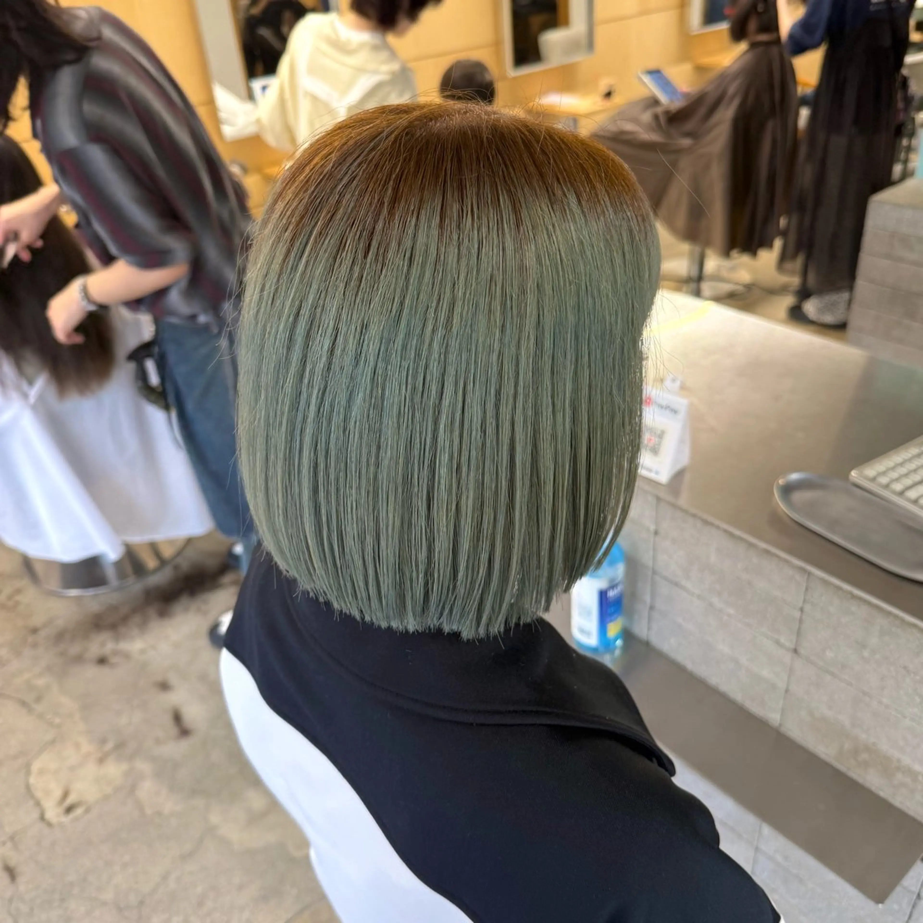 ショート カラー デザインカラー ダブルカラー ミント ミントグリーン カット ヘアカラー トリートメント cipre シンモン チナリのヘアスタイル