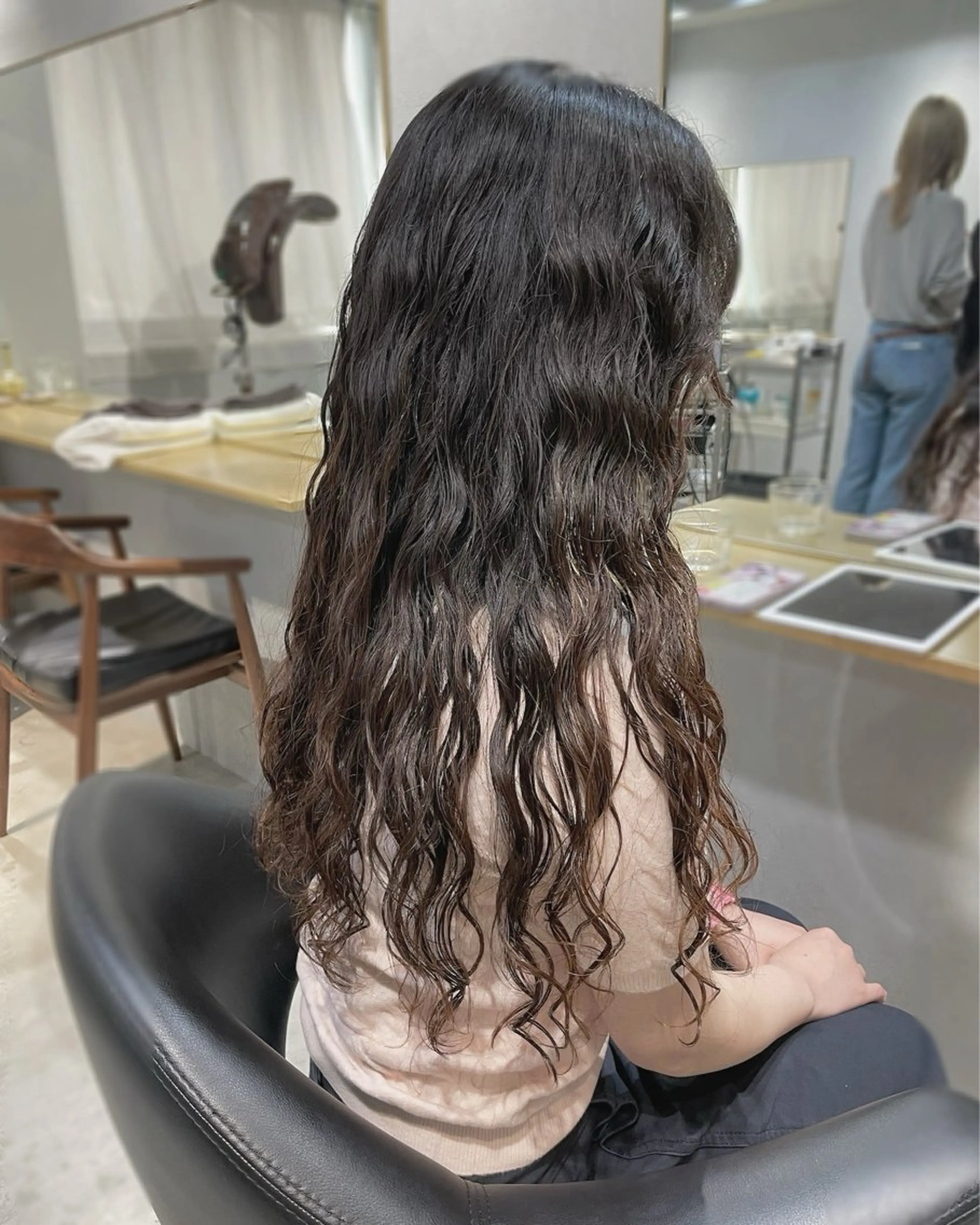 ロング パーマ 髪質改善 ロング 縮毛矯正 カット パーマ トリートメント 【arc】Ruri コテ巻き風パーマのヘアスタイル