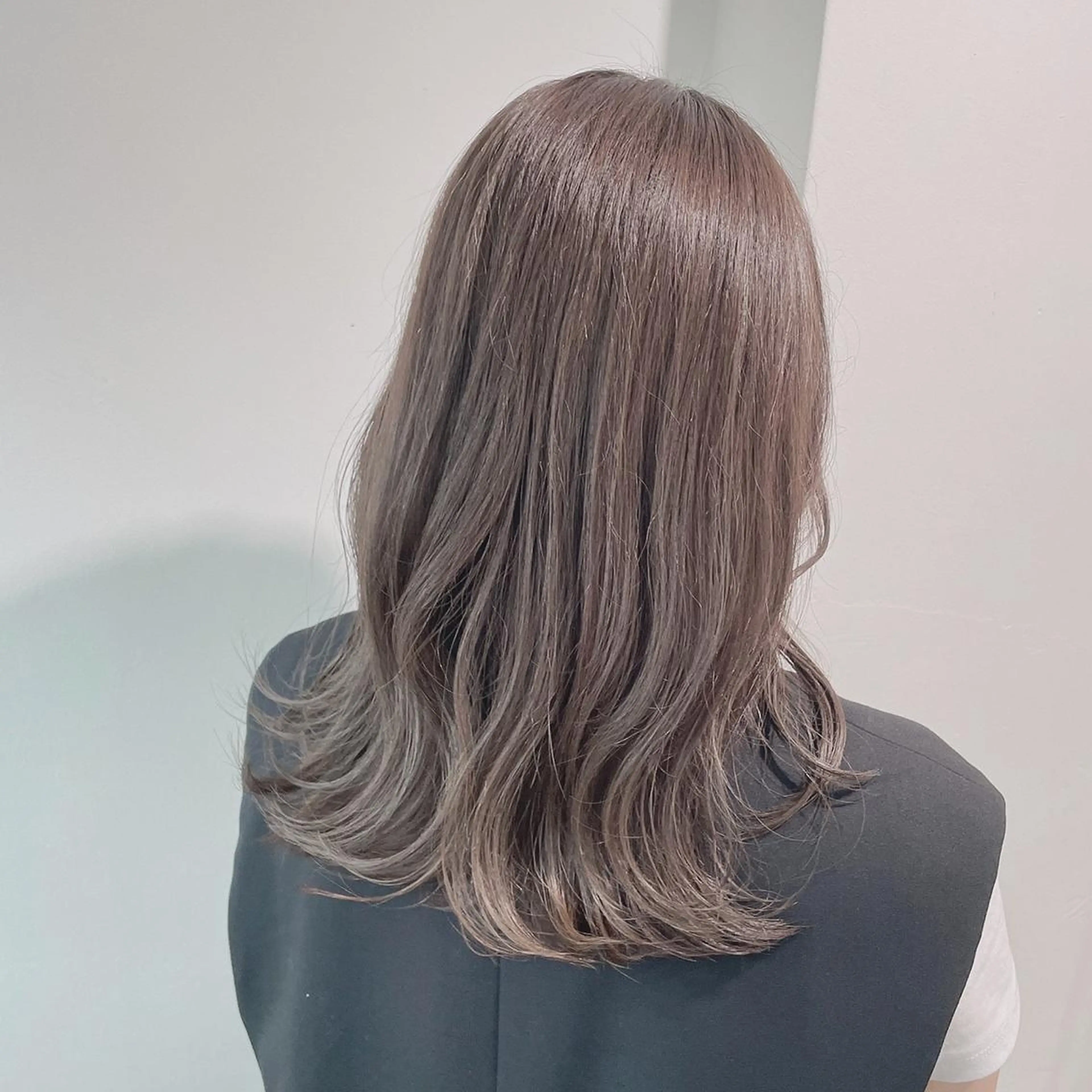 セミロング カラー ヘアアレンジ ヘアカラー ヘアセット 🤎大人かわいい🤎 韓国レイヤー🤎のヘアスタイル