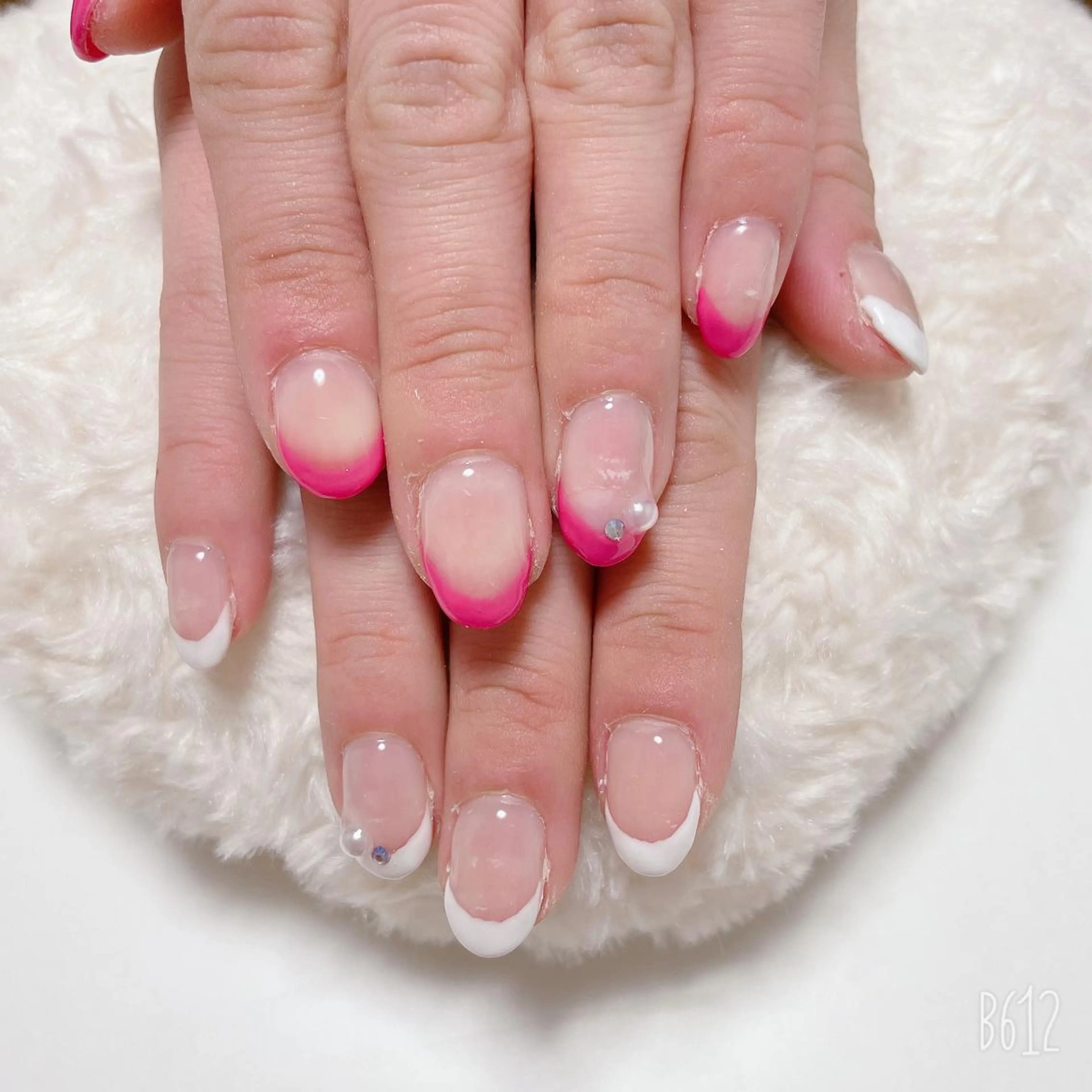 ネイル The Best Beauty受付担当のヘアスタイル