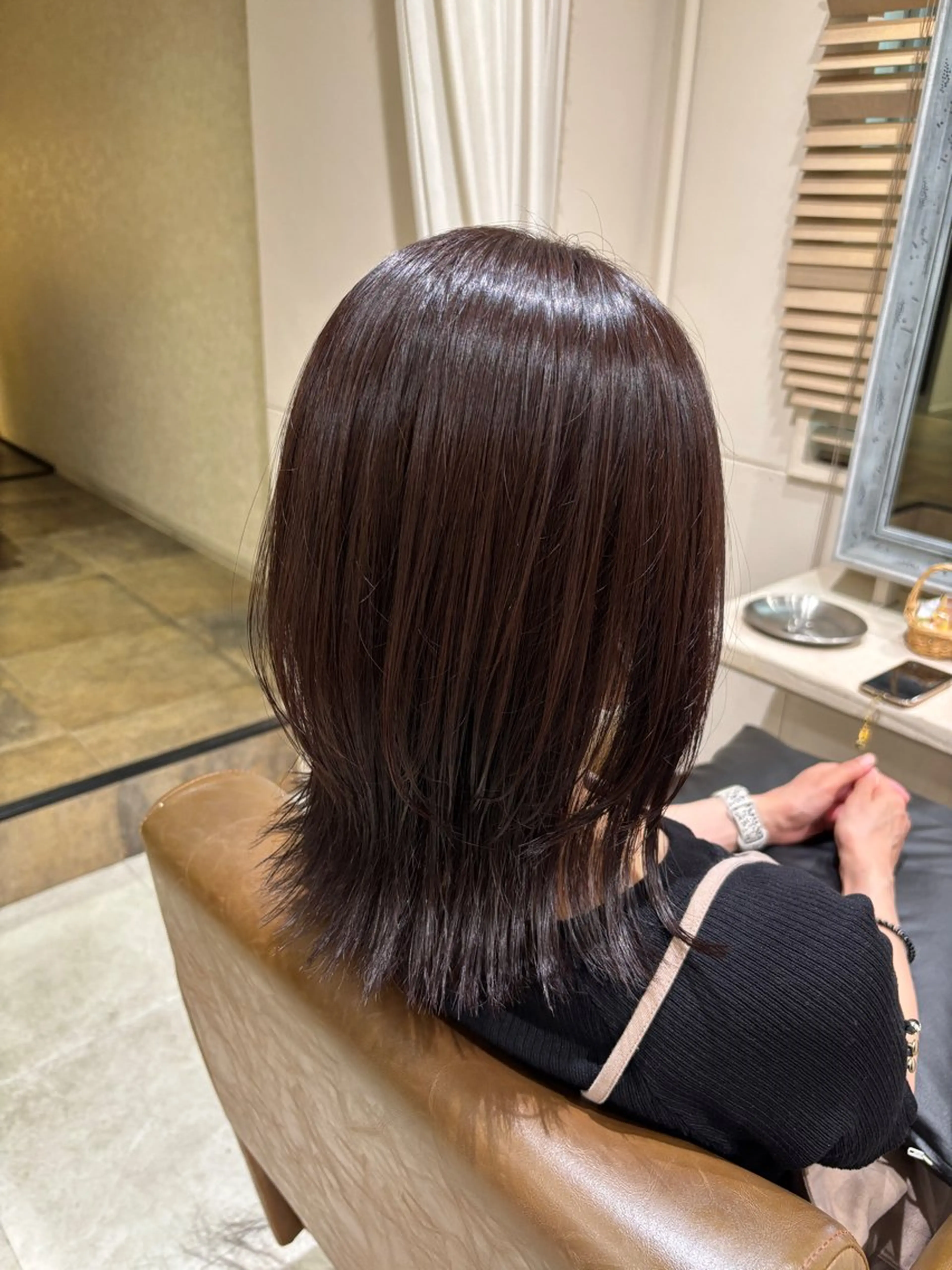 ミディアム カット ヘアカラー トリートメント FRAME ASUKAのヘアスタイル