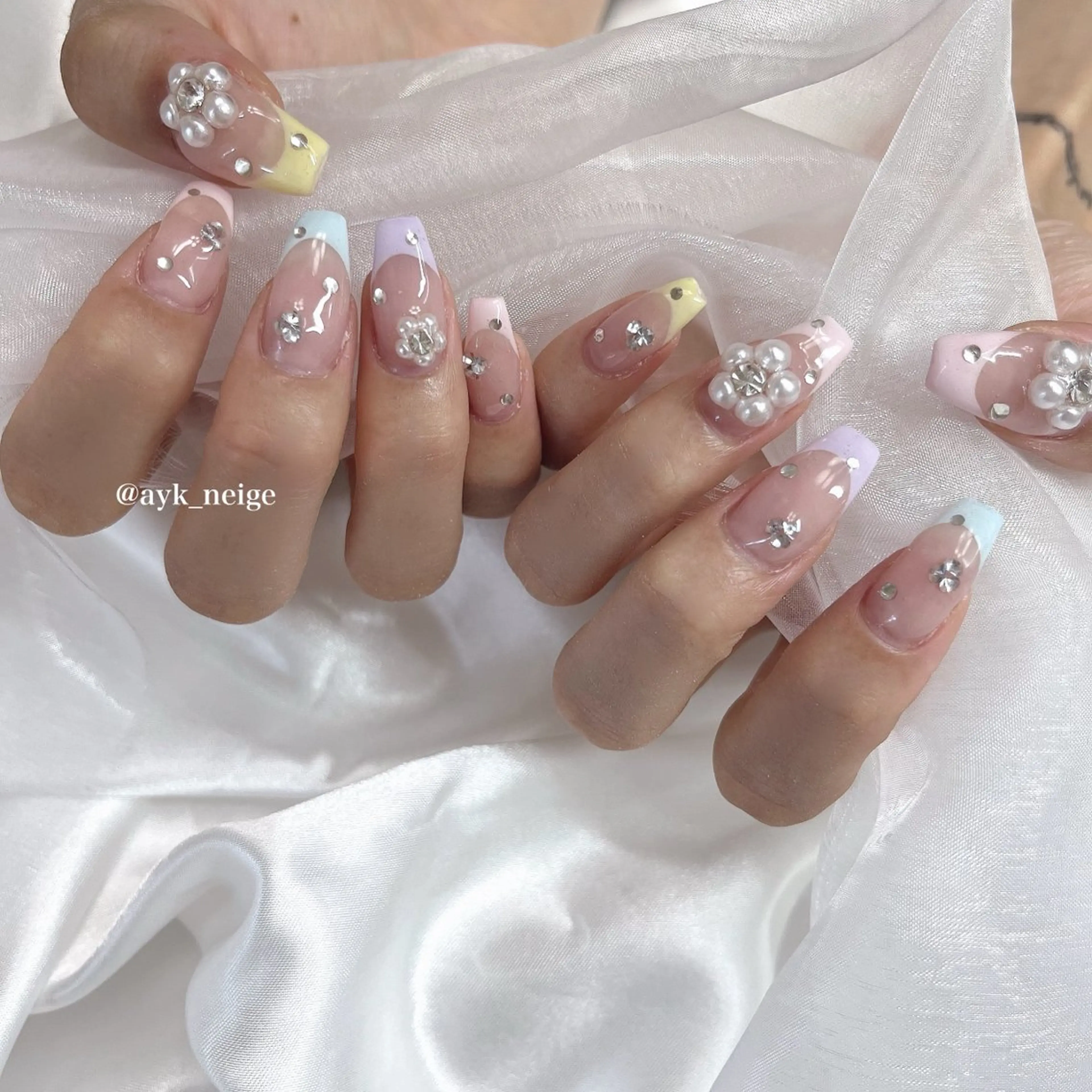 ネイル フットネイル フレンチネイル キラキラネイル 韓国ネイル マグネットネイル n'eige nail所属・大谷 綾香のネイルデザイン