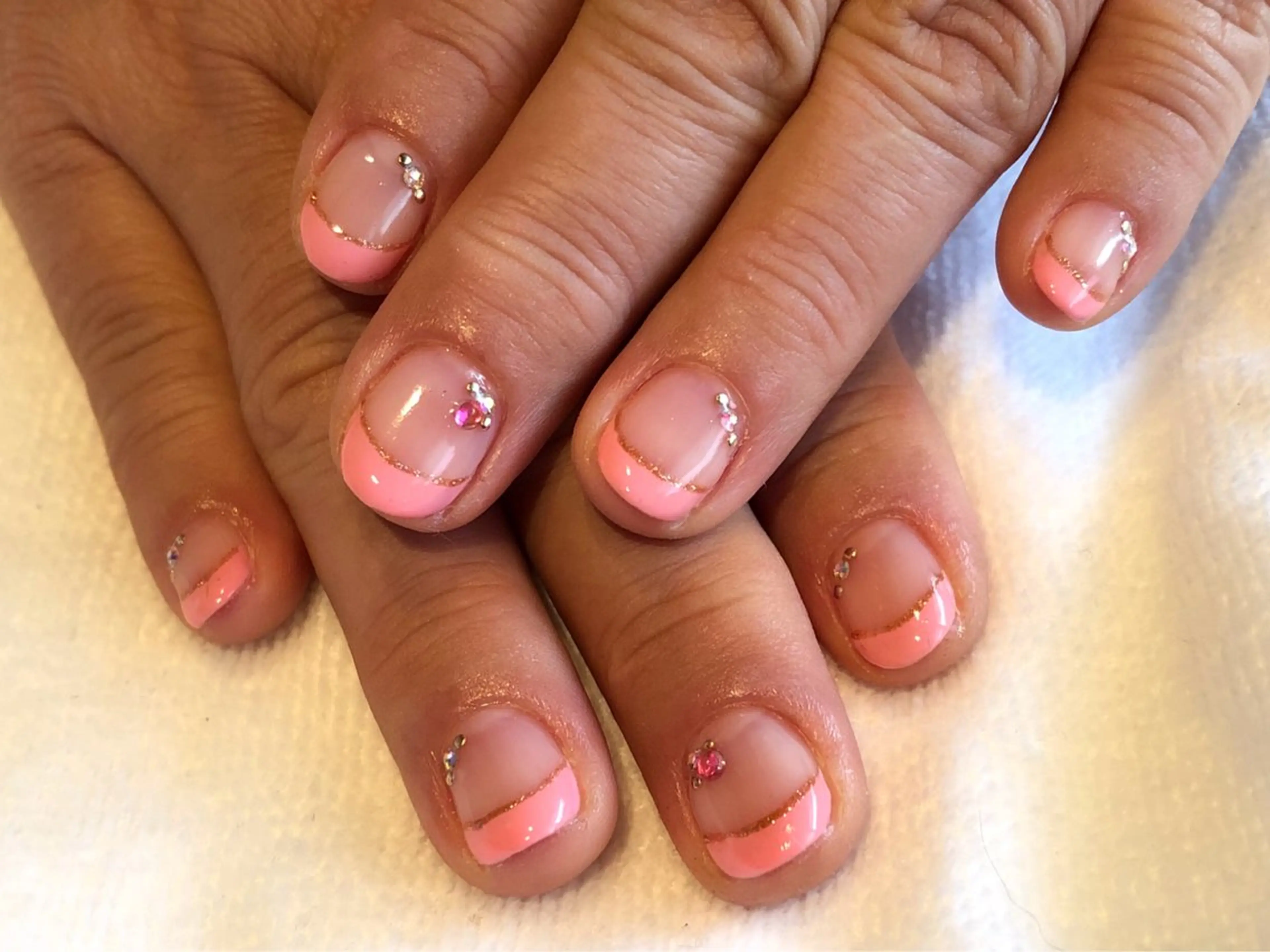 ネイル ラメ(グリッター) ストーンネイル プライベートサロン Featherのネイルデザイン