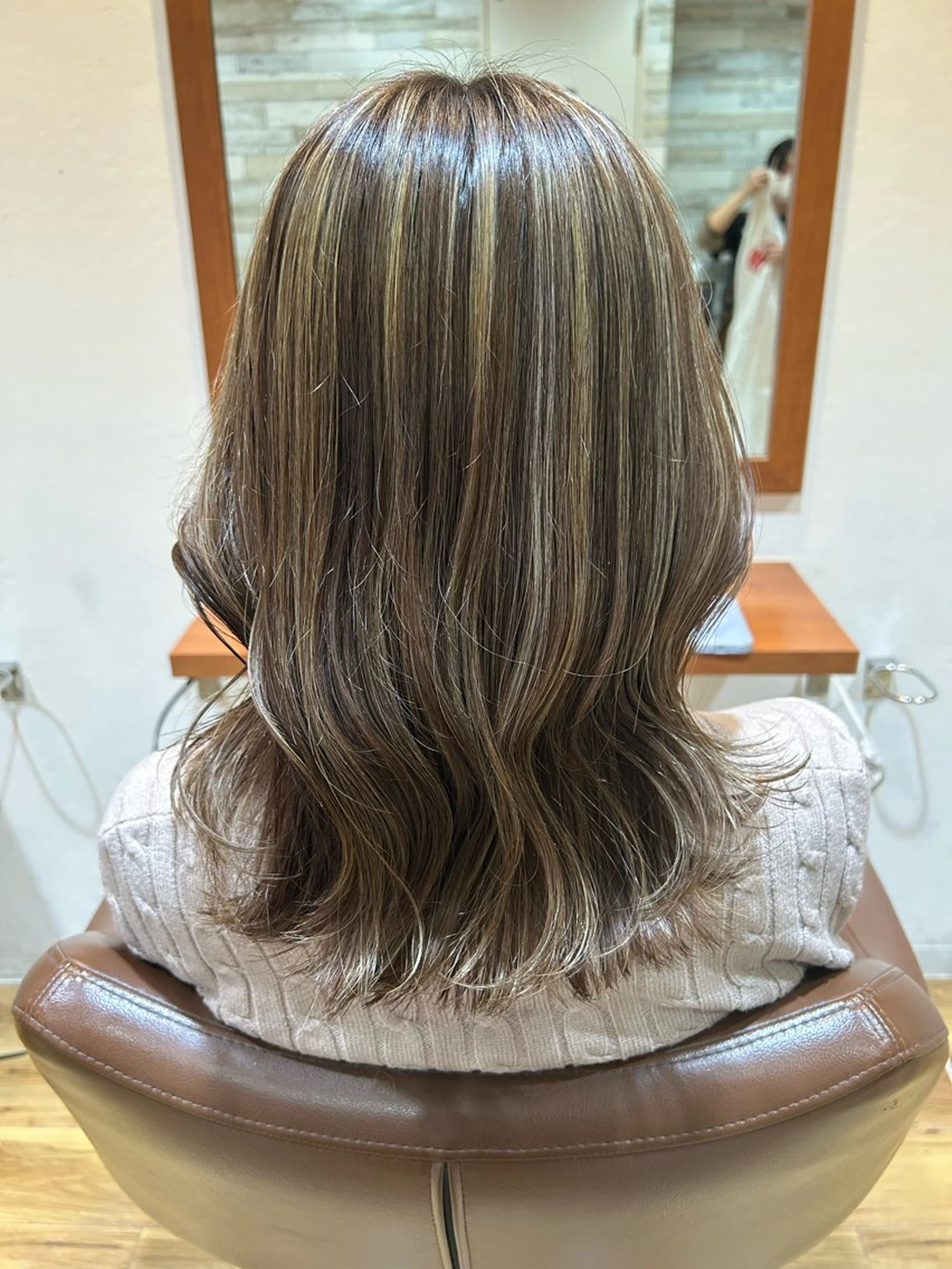 セミロング カラー ハイライトカラー ハイライト カット ヘアカラー トリートメント 🎀たな 🧸のヘアスタイル