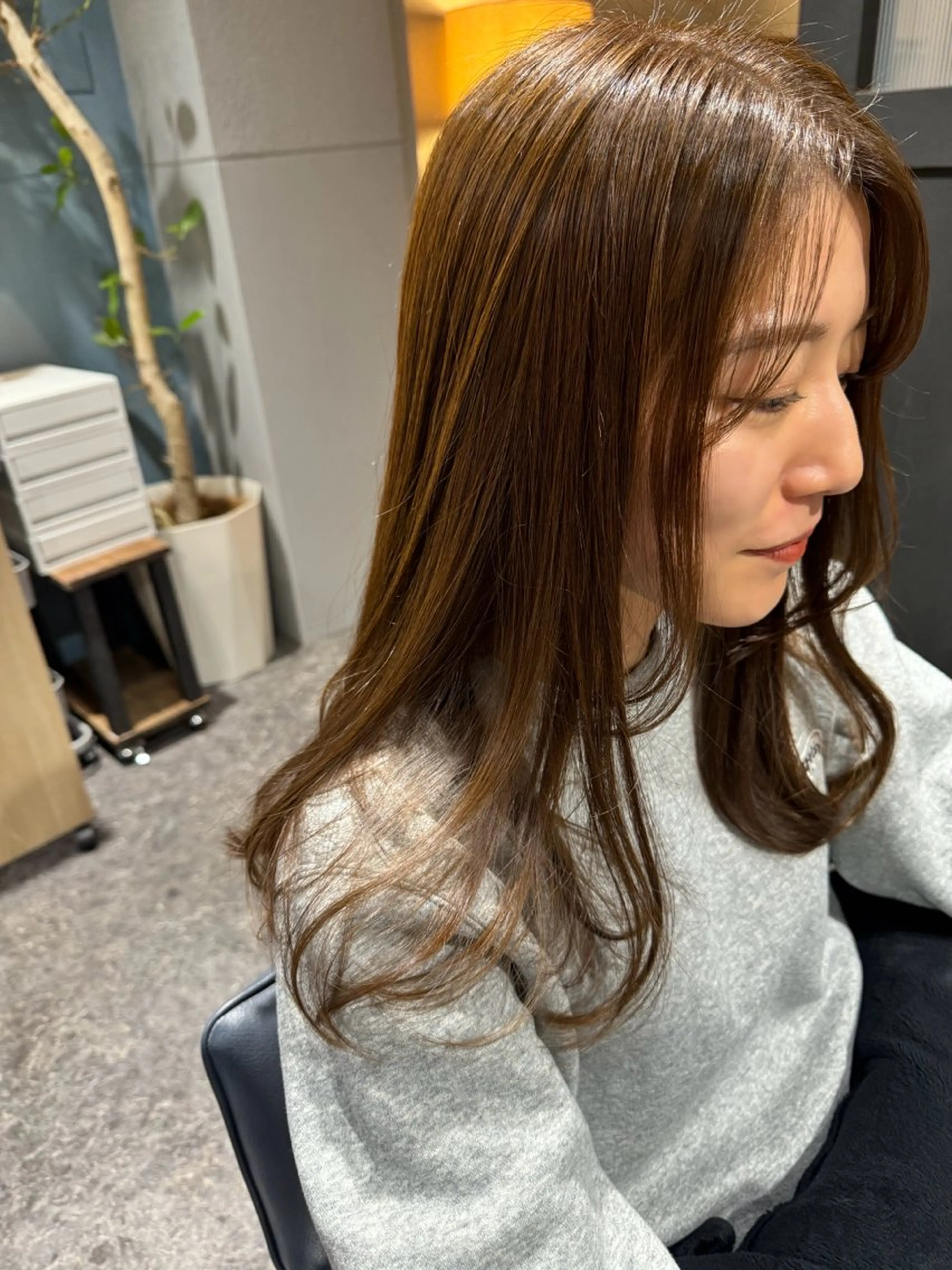 ロング カラー ベージュカラー ブリーチ イルミナカラー 髪質改善 縮毛矯正 カット ヘアカラー トリートメント OAK 中目黒のヘアスタイル