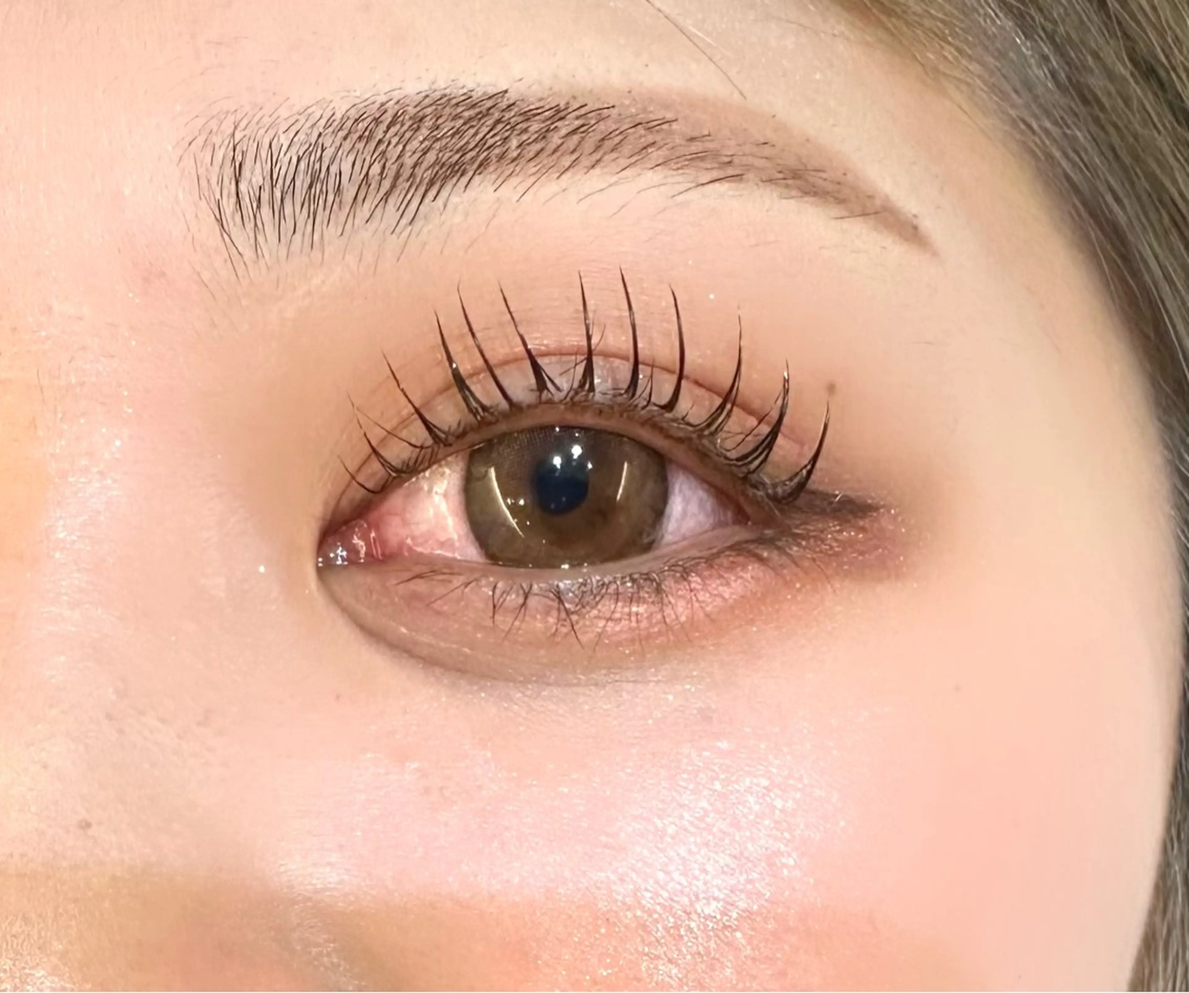 マツエク・マツパ 坂口 月陽のヘアスタイル