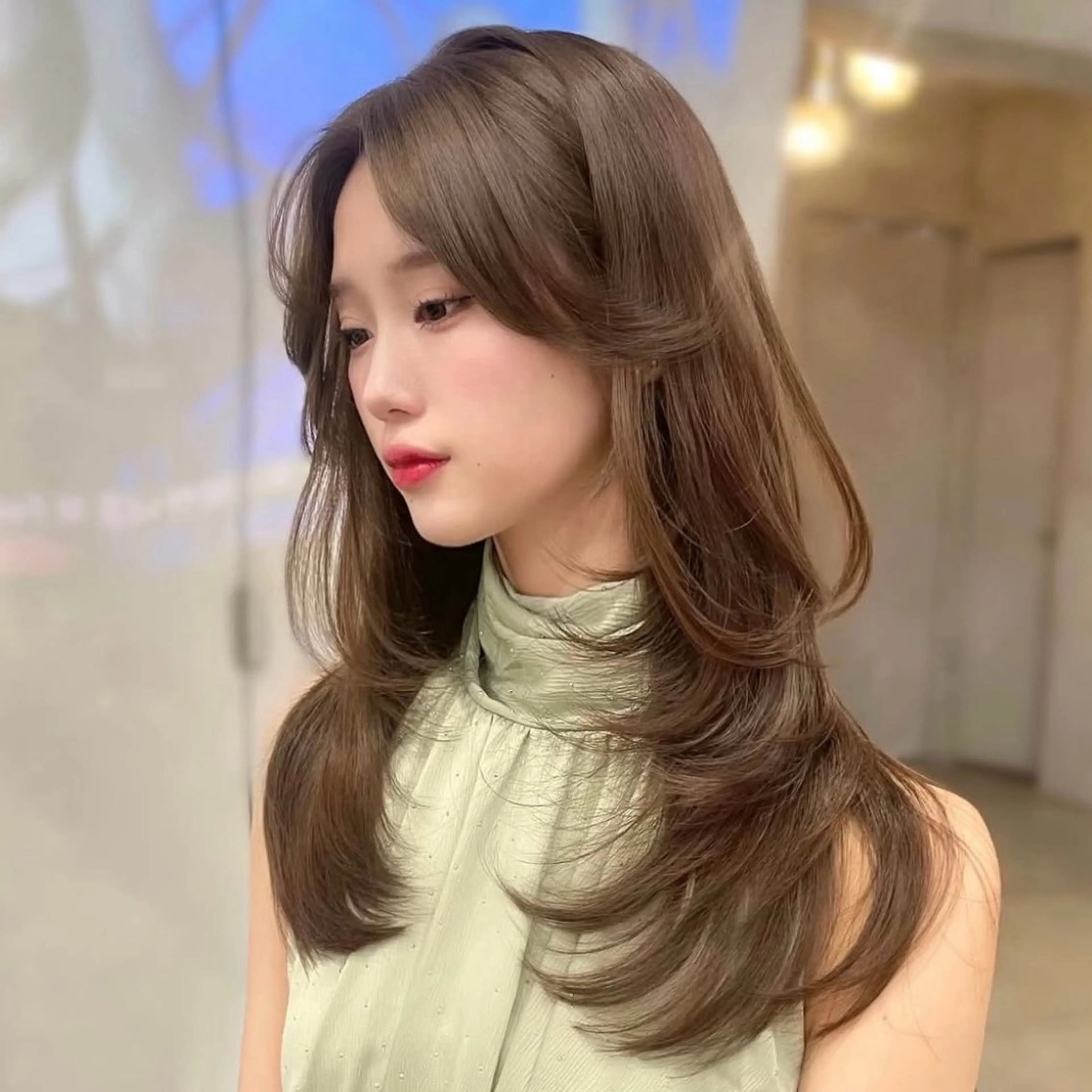 ミディアム カラー ベージュカラー ブリーチ ケアカラー ミルクティーベージュ レイヤーカット モテ韓国ヘア/ レイヤー🤍RIKAのヘアスタイル