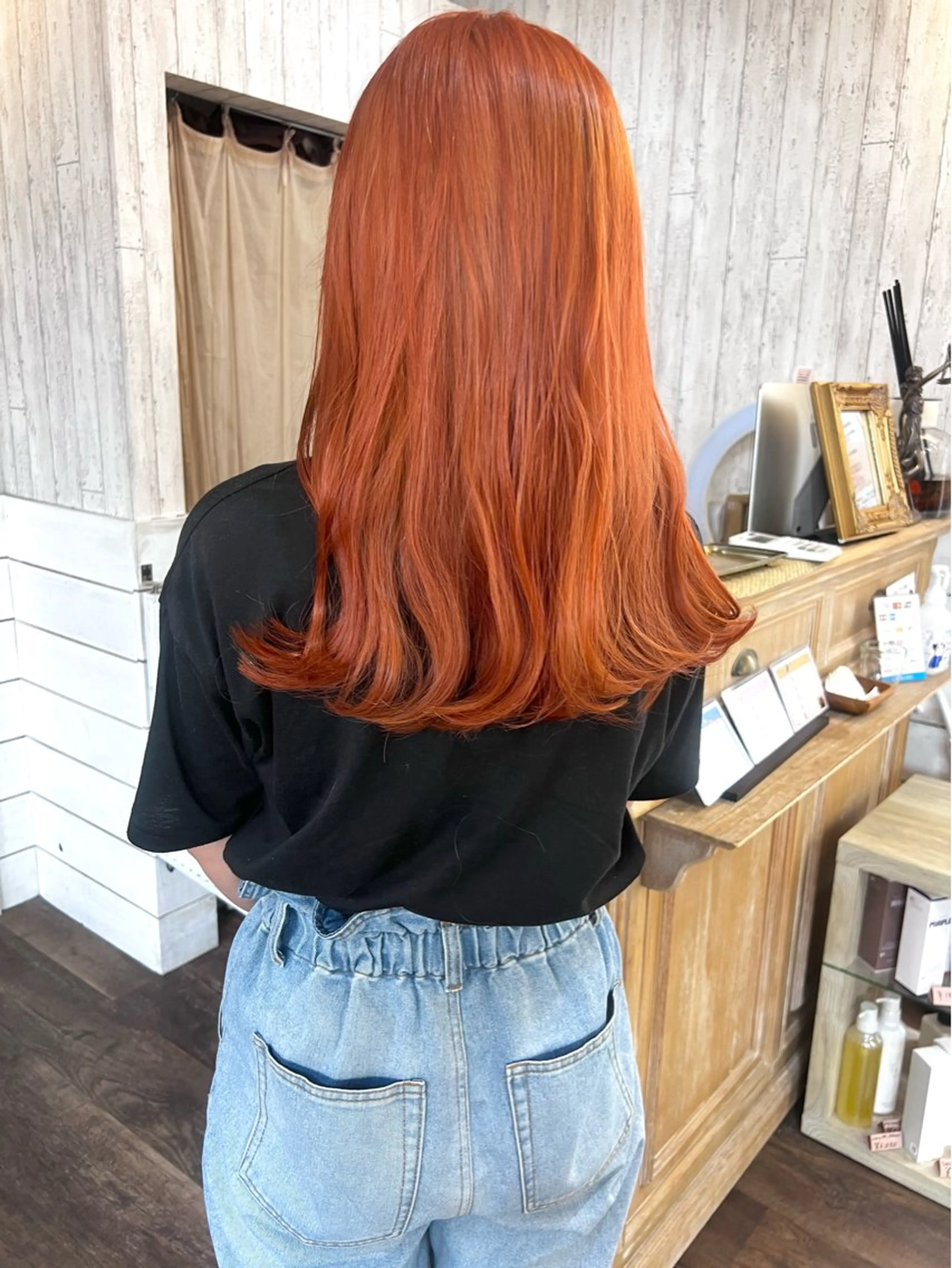 ロング カラー 切りっぱなしボブ アディクシーカラー アッシュ ベージュカラー ブリーチ ヘアカラー ダブルカラー　/ インナーカラーMiiのヘアスタイル