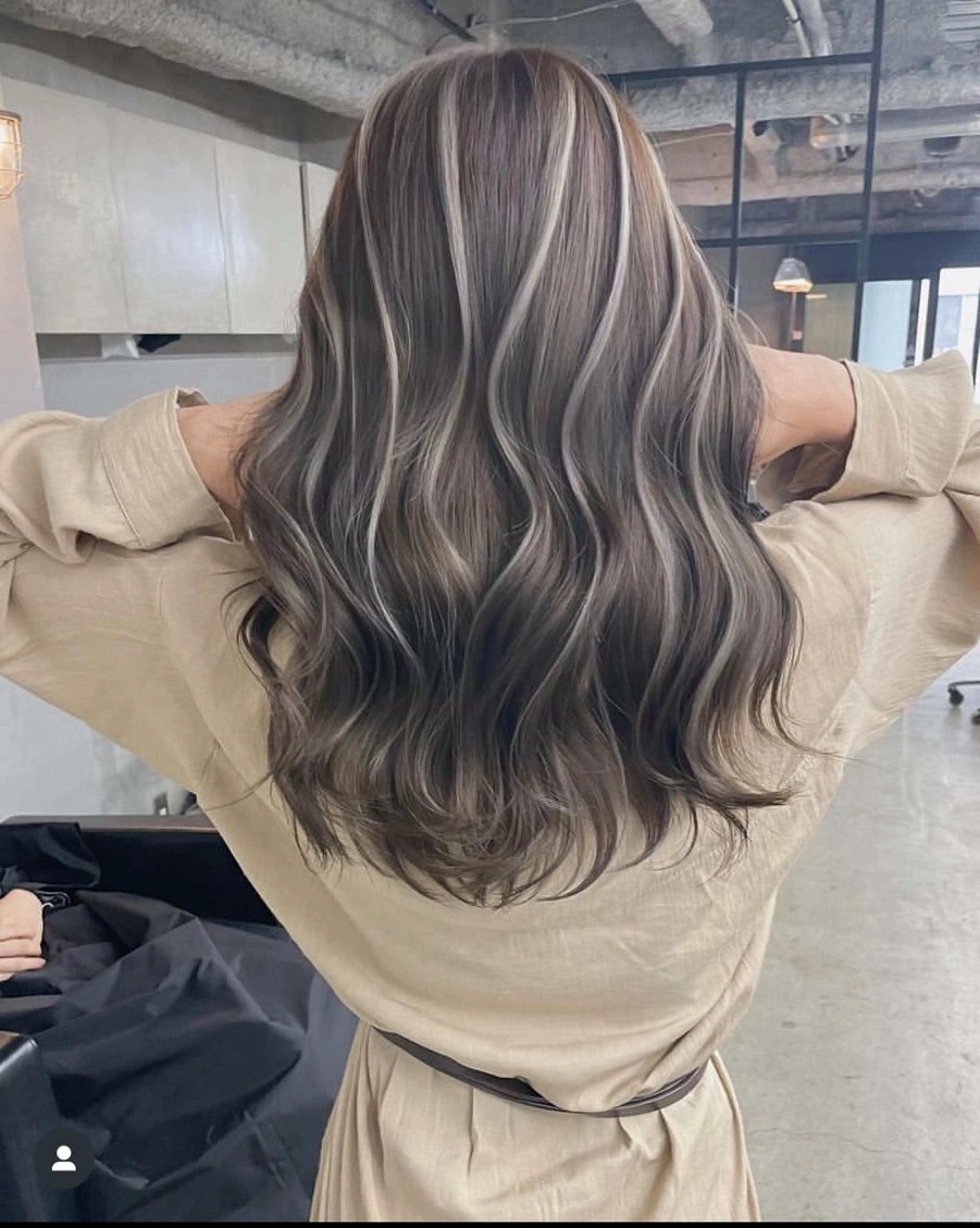 セミロング カラー ベージュカラー ブリーチ ハイライトカラー ハイライト ヘアカラー メンズカット/パーマ 艶カラーTAIGA︎のヘアスタイル