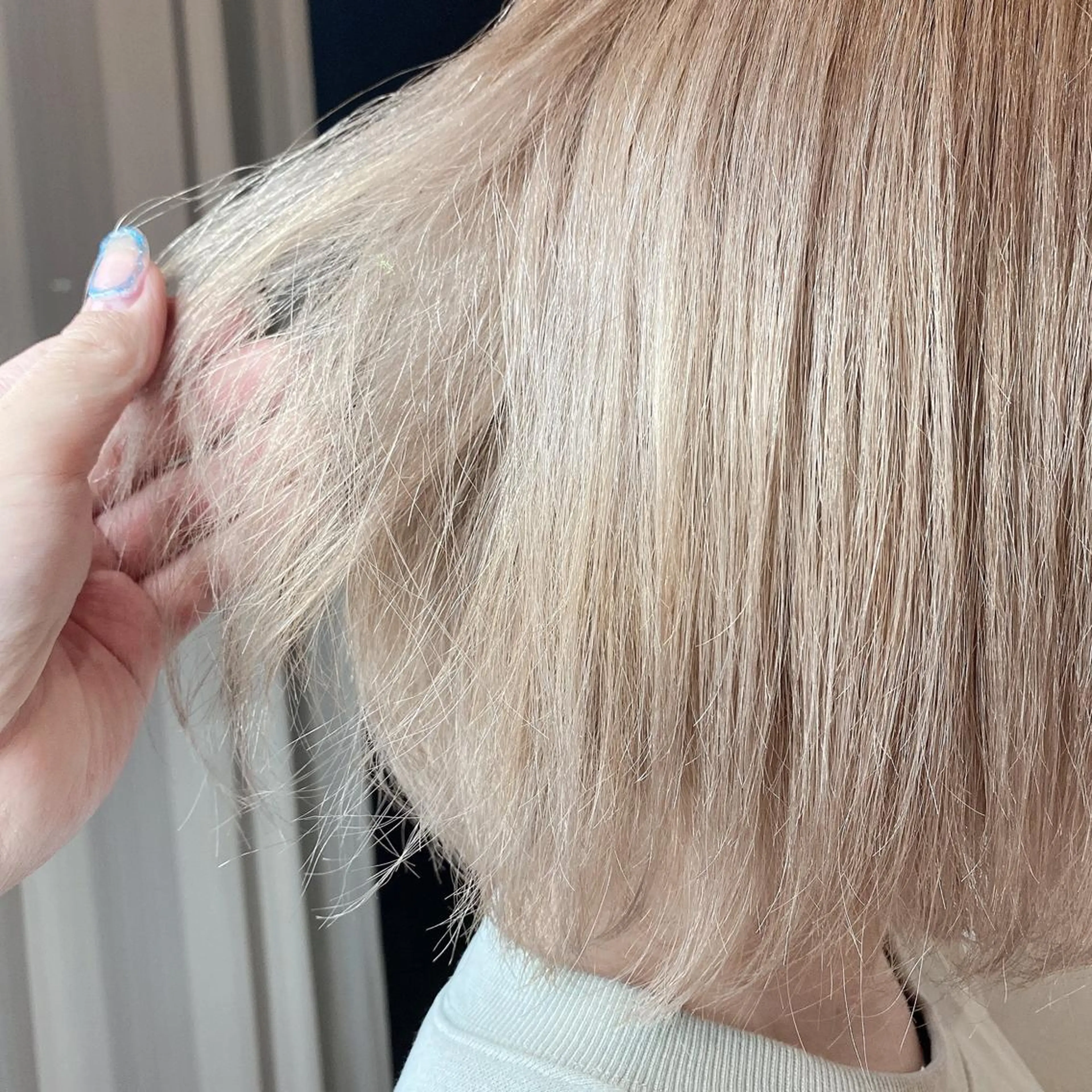 ショート カラー ベージュカラー ミルクティーベージュ LEE HORIE所属・松田 百花のヘアスタイル