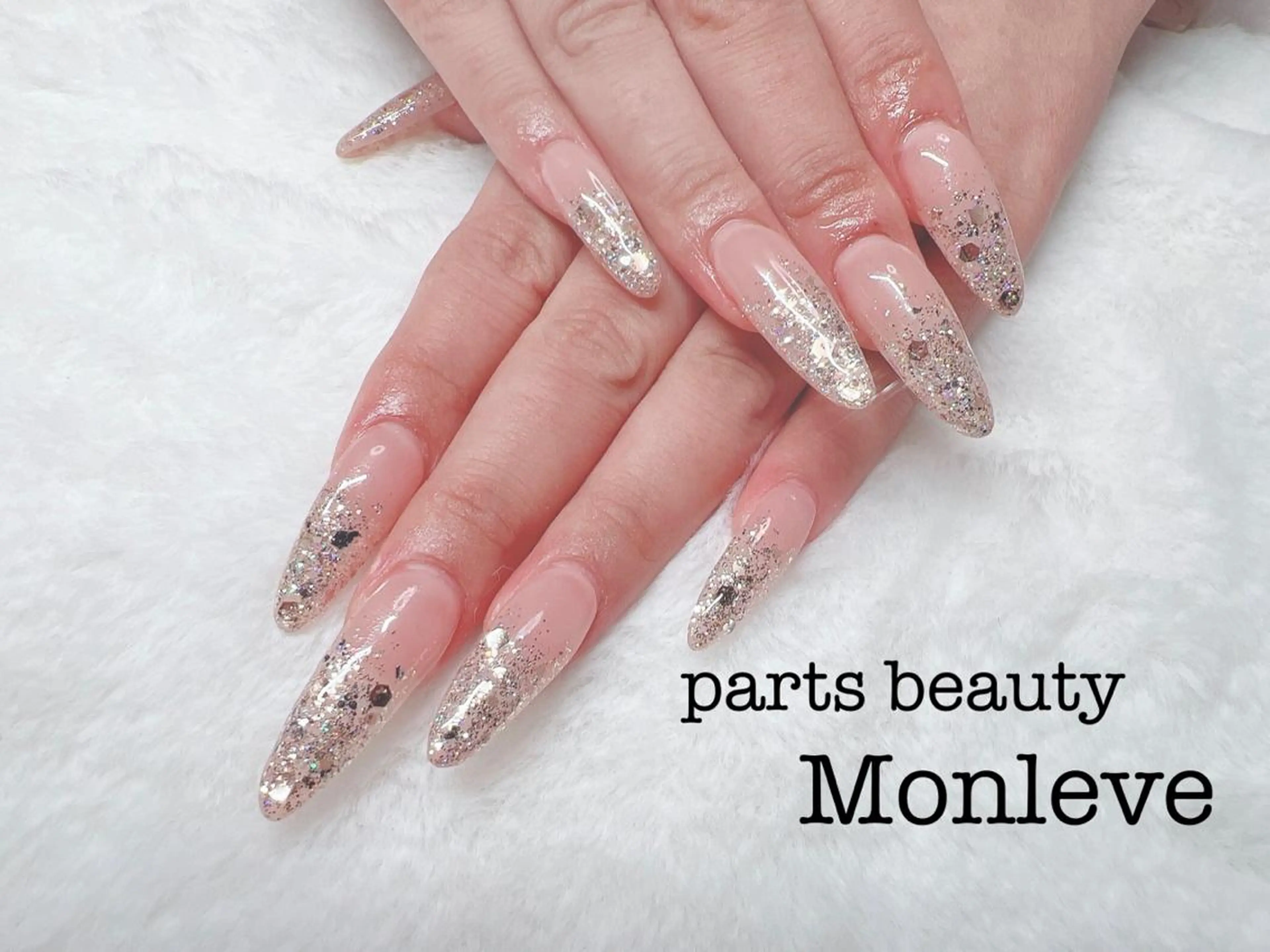ネイル ラメ(グリッター) ラメグラデーション Monleve💙 miinaのヘアスタイル