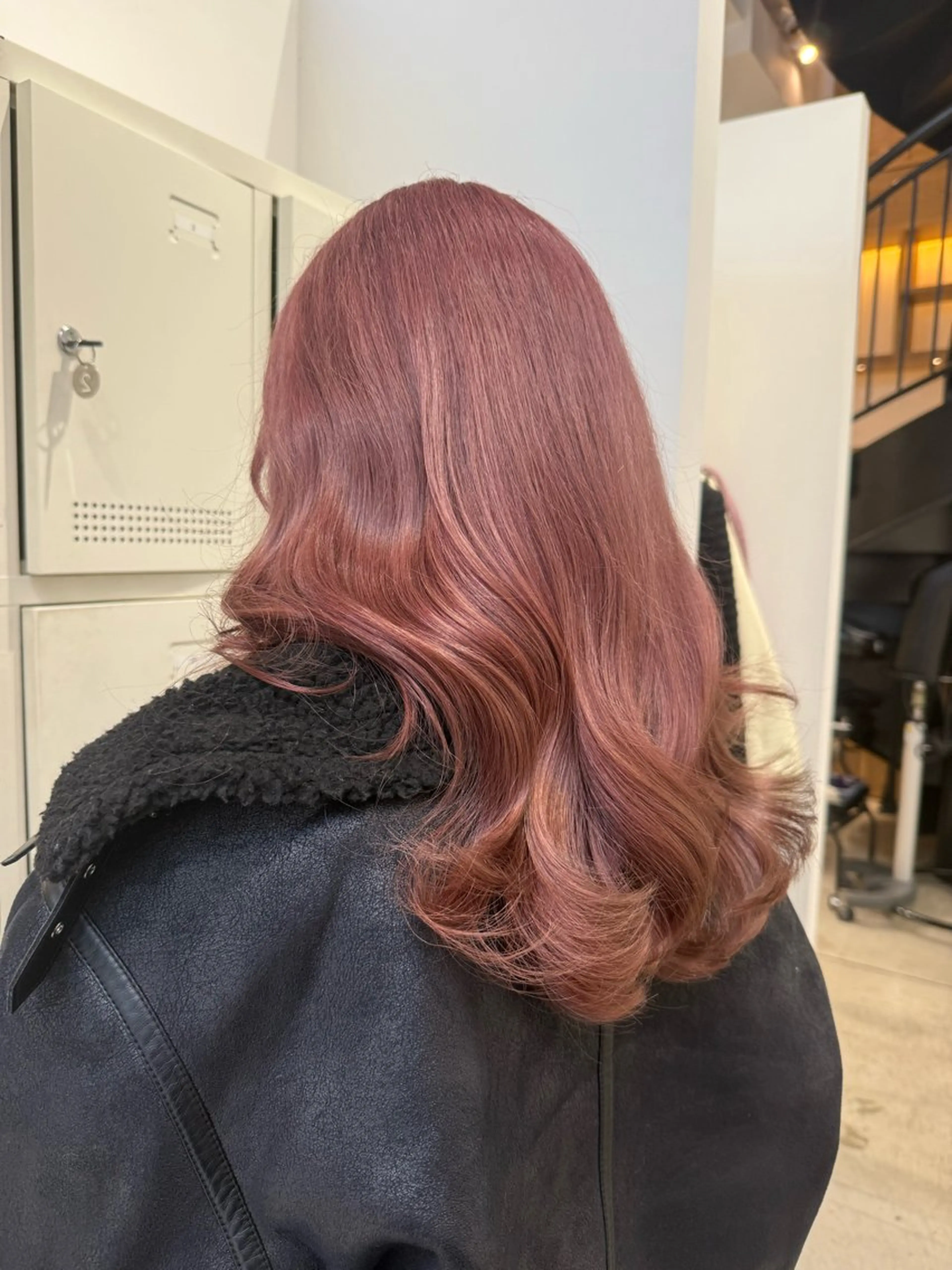 セミロング カラー ブリーチ ピンクカラー ヘアカラー トリートメント 🦋透明感カラー /ケアブリーチ🦋のヘアスタイル