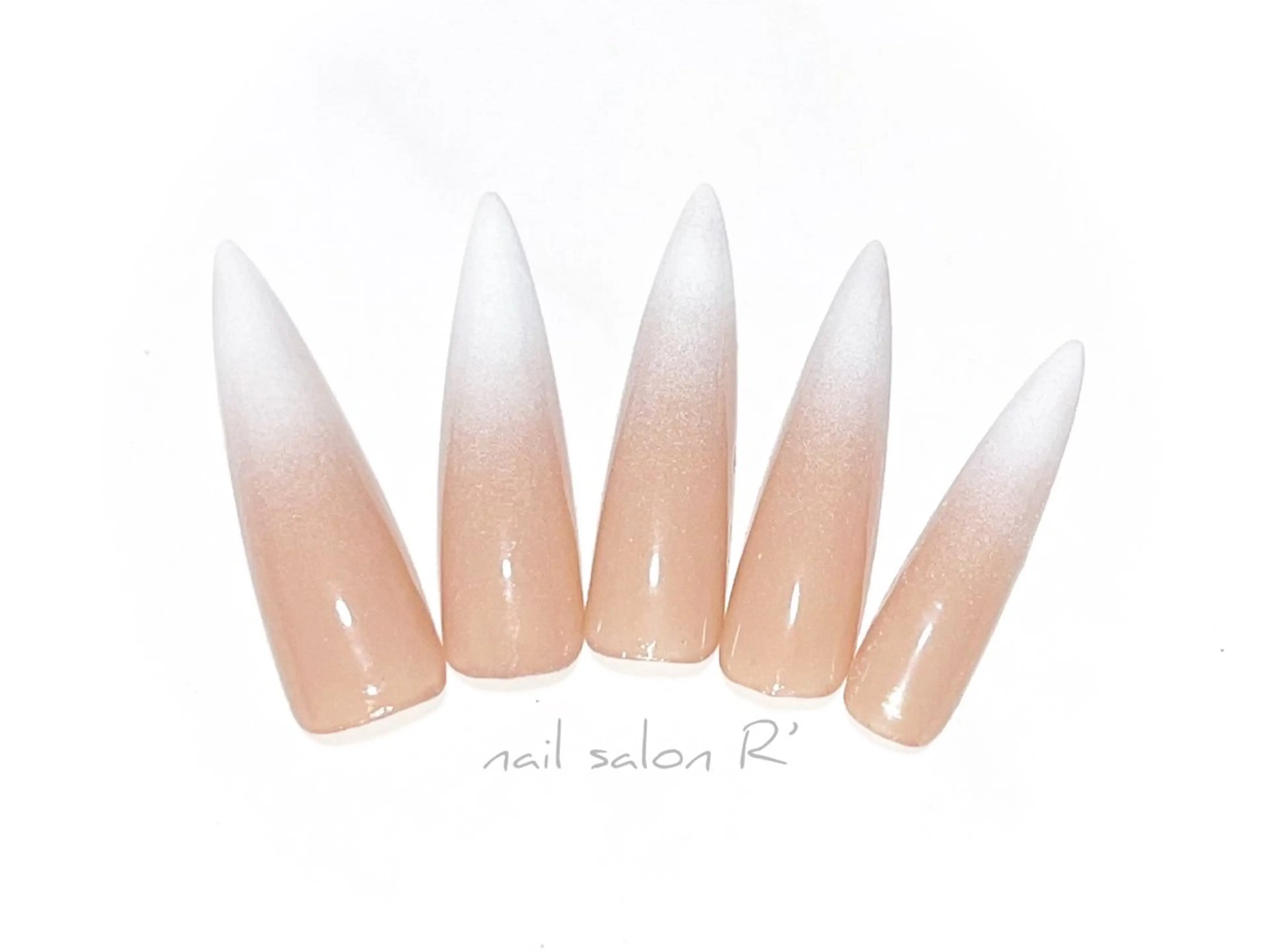 ネイル nailsalon R’のネイルデザイン