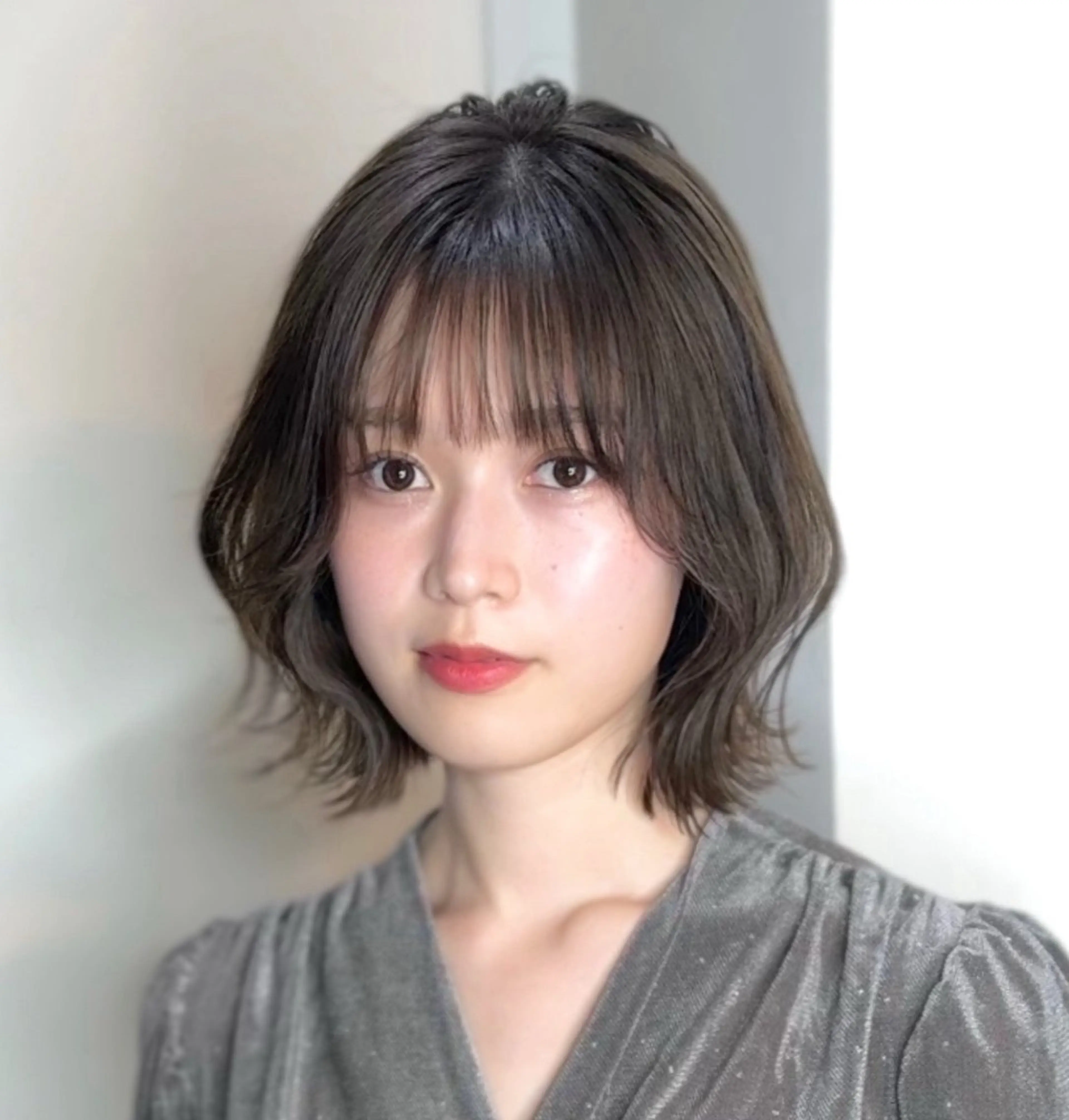 ショート カラー カット ヘアカラー トリートメント 莉乃/縮毛矯正/髪質 改善/艶カラーのヘアスタイル