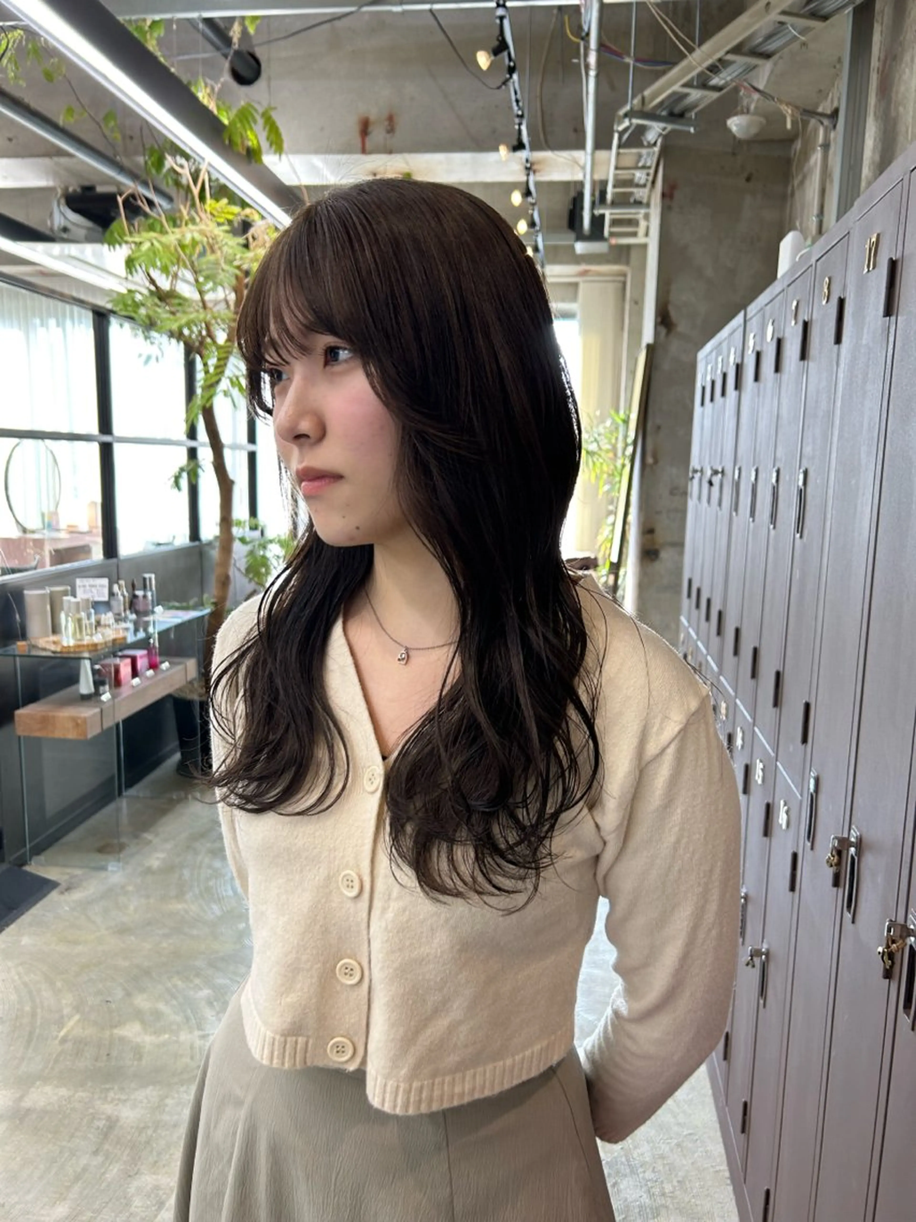 ロング カラー ブリーチ ブラウンカラー 透明感カラー ダブルカラー ブリーチなしカラー 小川真歩/パーマ /暖色オリーブのヘアスタイル