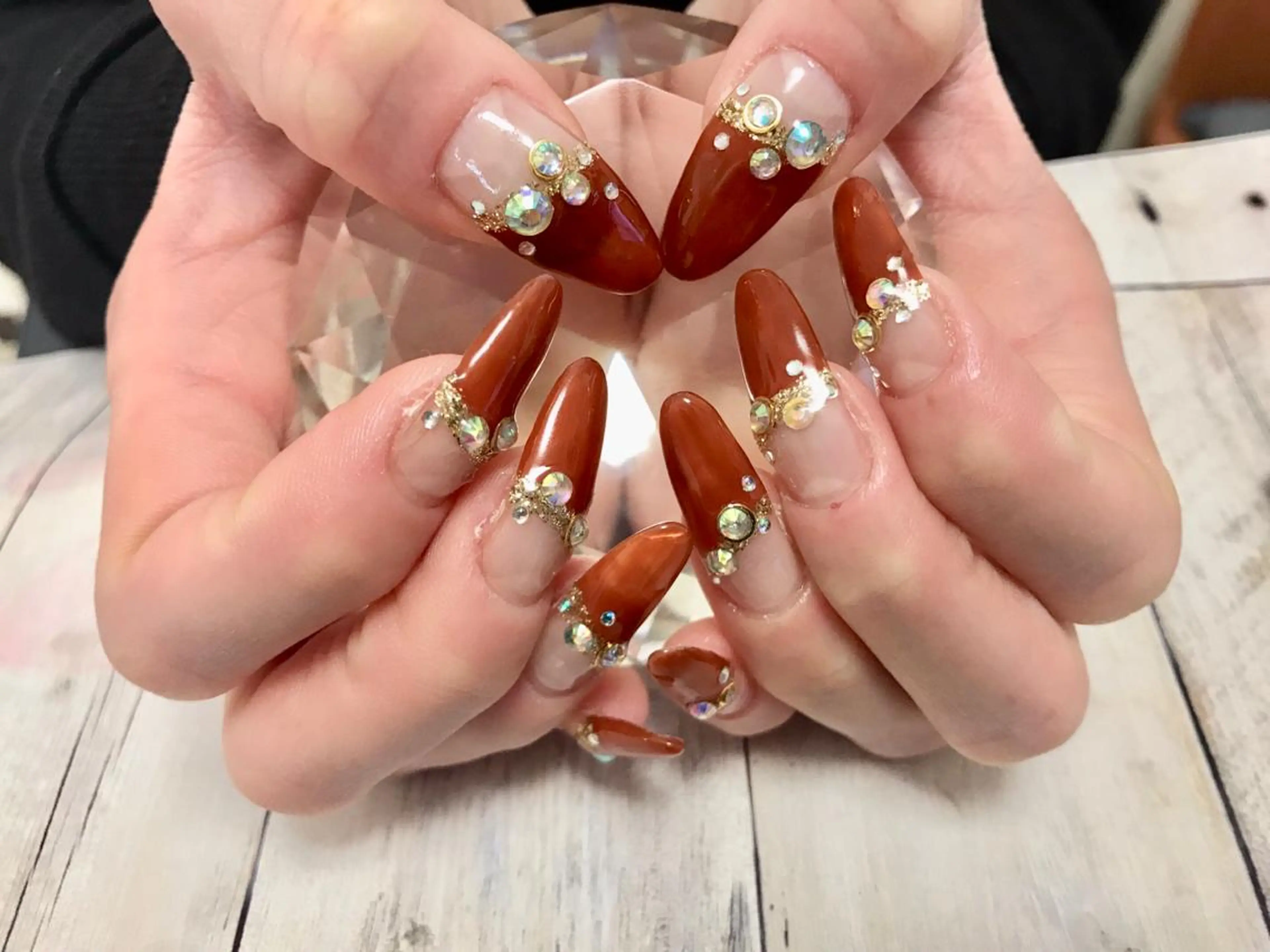 ネイル フレンチネイル ストーンネイル nico.nico.mark NAIL所属・小林 梓のエステ・リラクイメージ